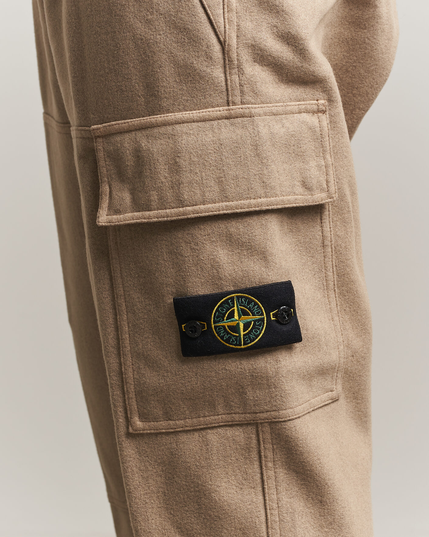 Hombres | Pantalones | Stone Island | Wool/Nylon Flannel Cargo Trousers Biscuit