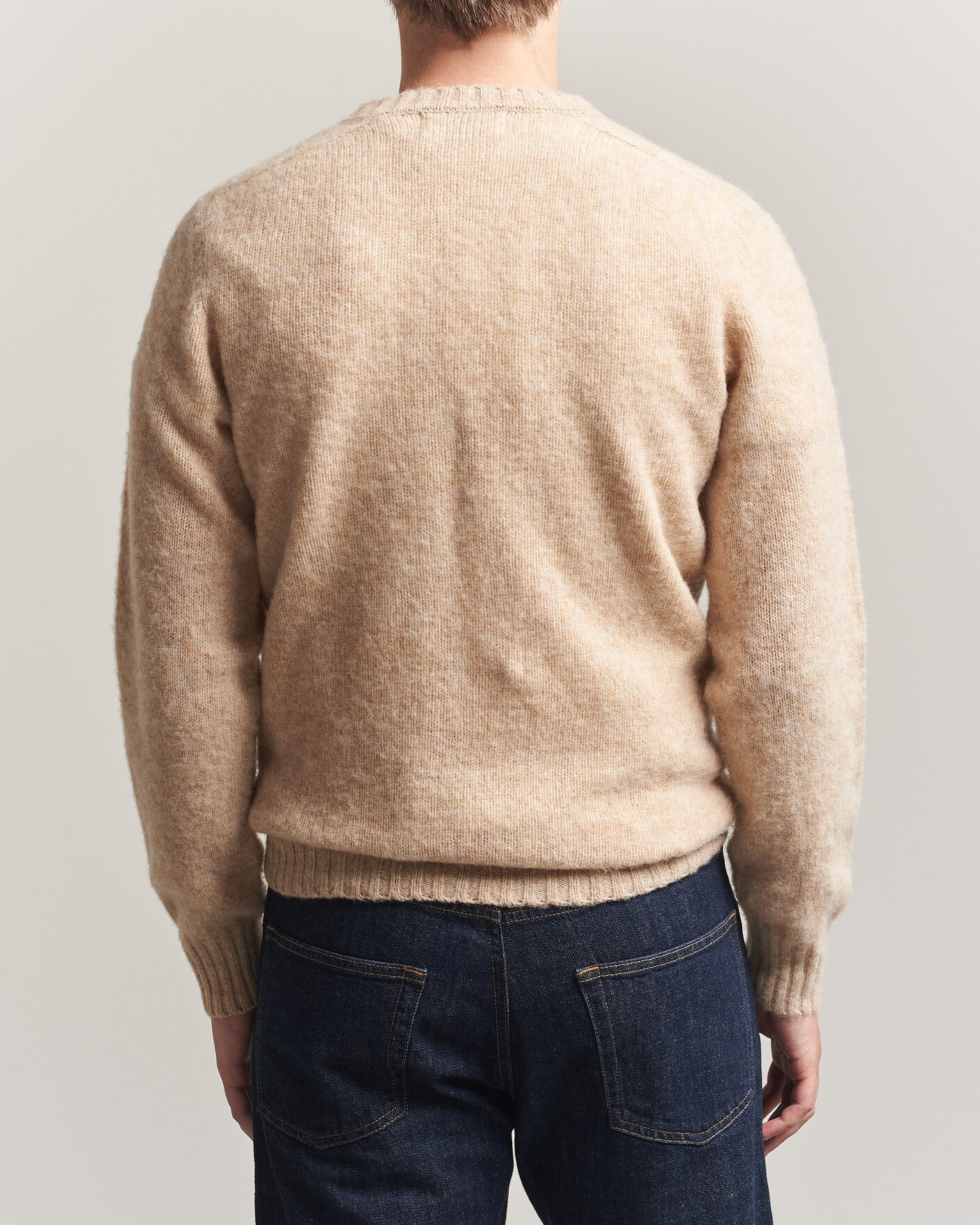 Hombres | Jerséis y prendas de punto | Harley Of Scotland for Care of Carl | Brushed Supersoft Lambswool V-Neck Beige