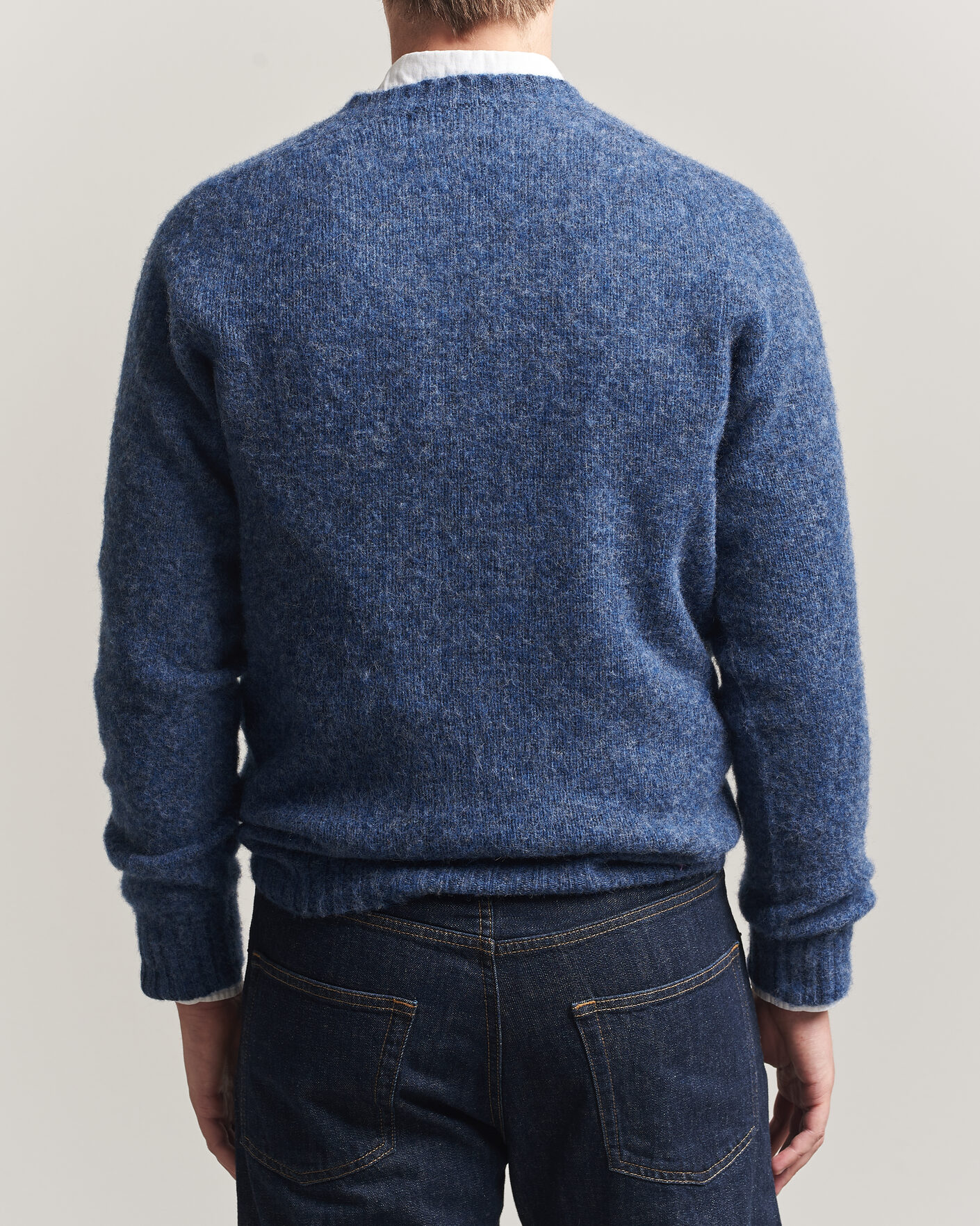 Hombres | Jerséis y prendas de punto | Harley Of Scotland for Care of Carl | Brushed Supersoft Lambswool V-Neck Denim Blue