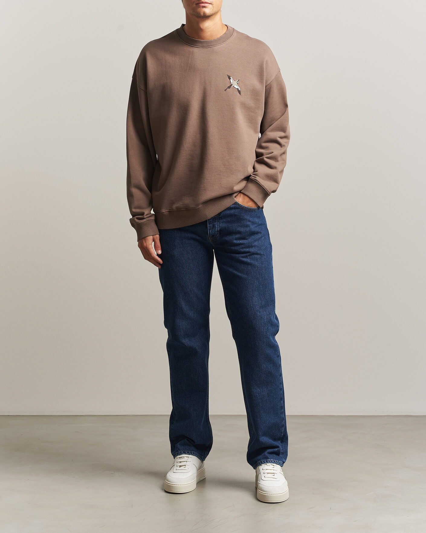 Hombres | Jerséis y prendas de punto | Axel Arigato | Micro Bee Bird Sweatshirt Coffee Brown