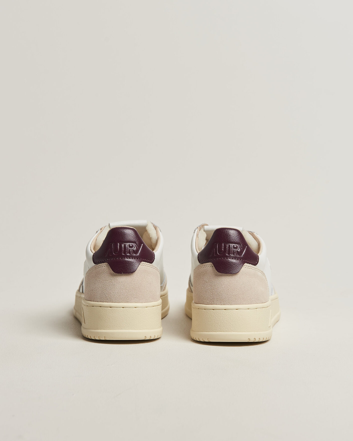 Hombres | Zapatillas | Autry | Medalist Low Leather/Suede Sneaker White/Fig