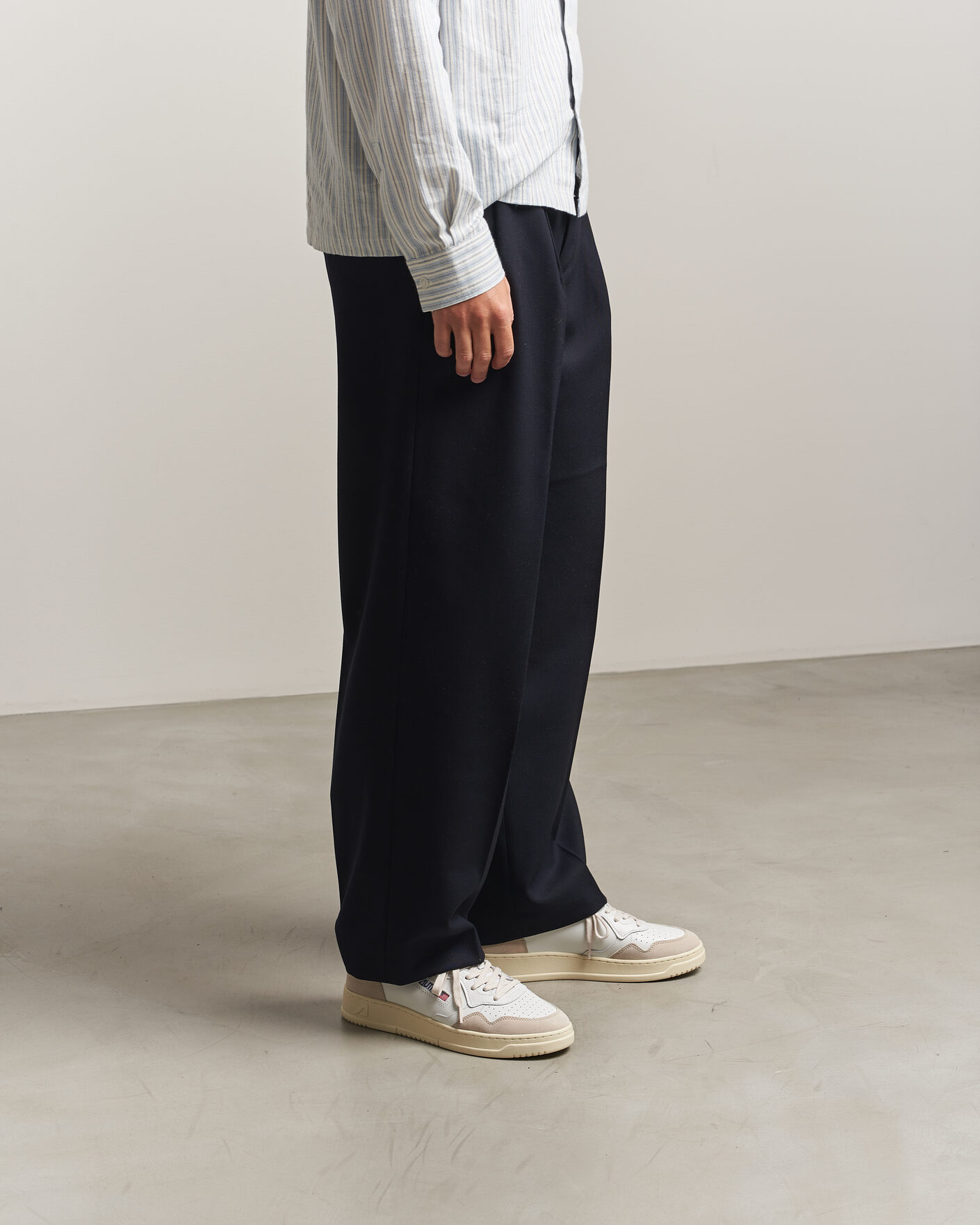 Hombres | Zapatillas | Autry | Medalist Low Leather/Suede Sneaker White/Fig