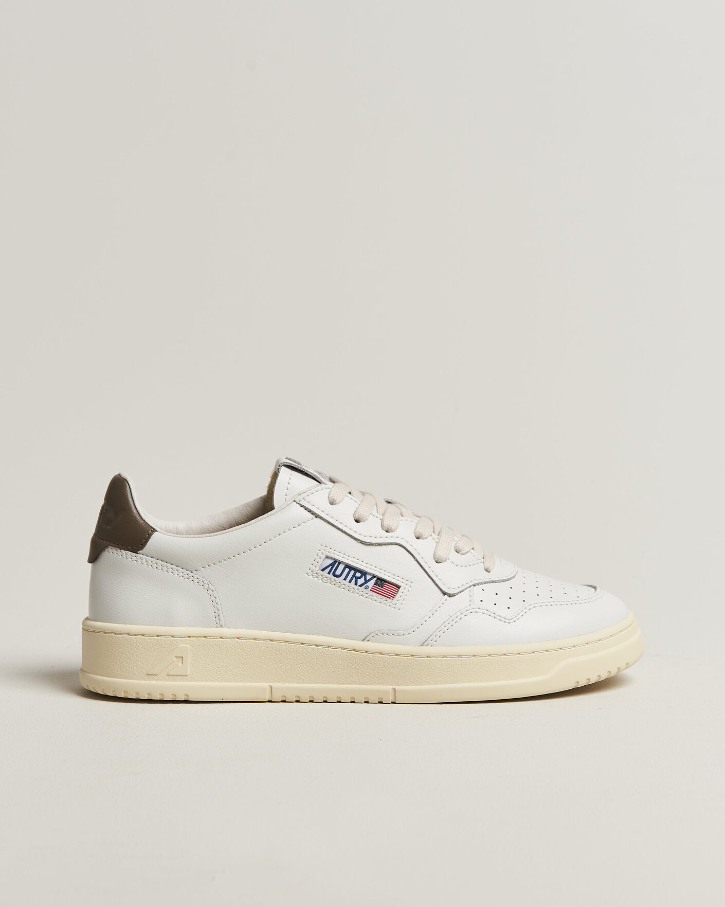 Hombres | Zapatillas | Autry | Medalist Low Sneaker White/Chocolate