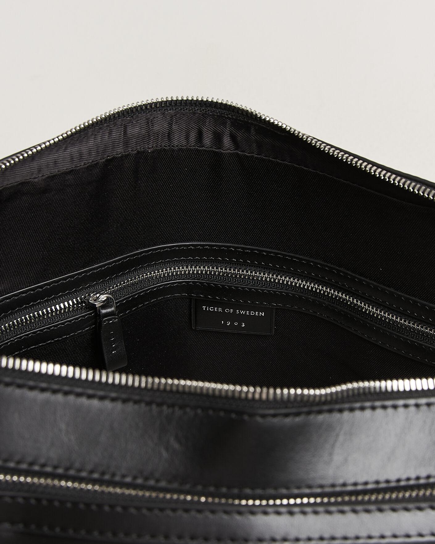 Hombres | Bolsos | Tiger of Sweden | Burin Smooth Leather Briefcase Black