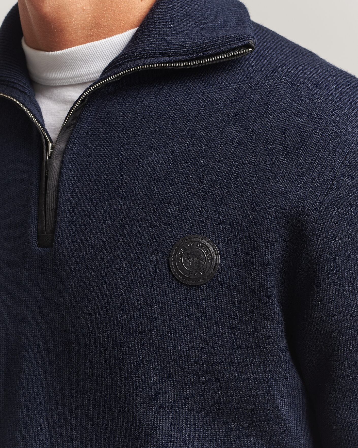 Hombres | Jerséis y prendas de punto | Tiger of Sweden | Hamish Wool Heavy Knitted Half Zip Night Grape
