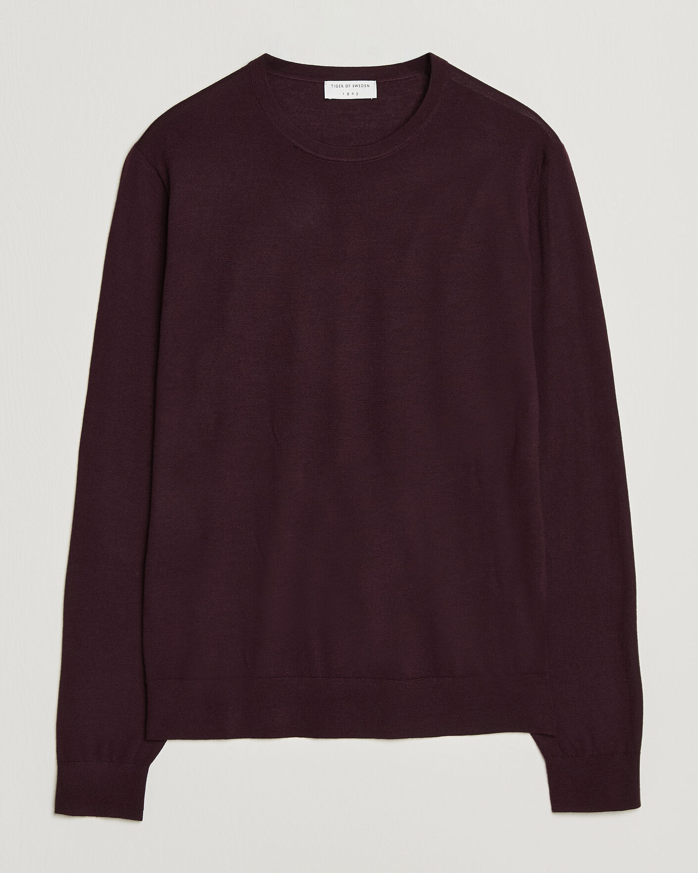 Hombres | Jerséis y prendas de punto | Tiger of Sweden | Connor Extra Fine Merino Crew Neck Pullover Aubergine