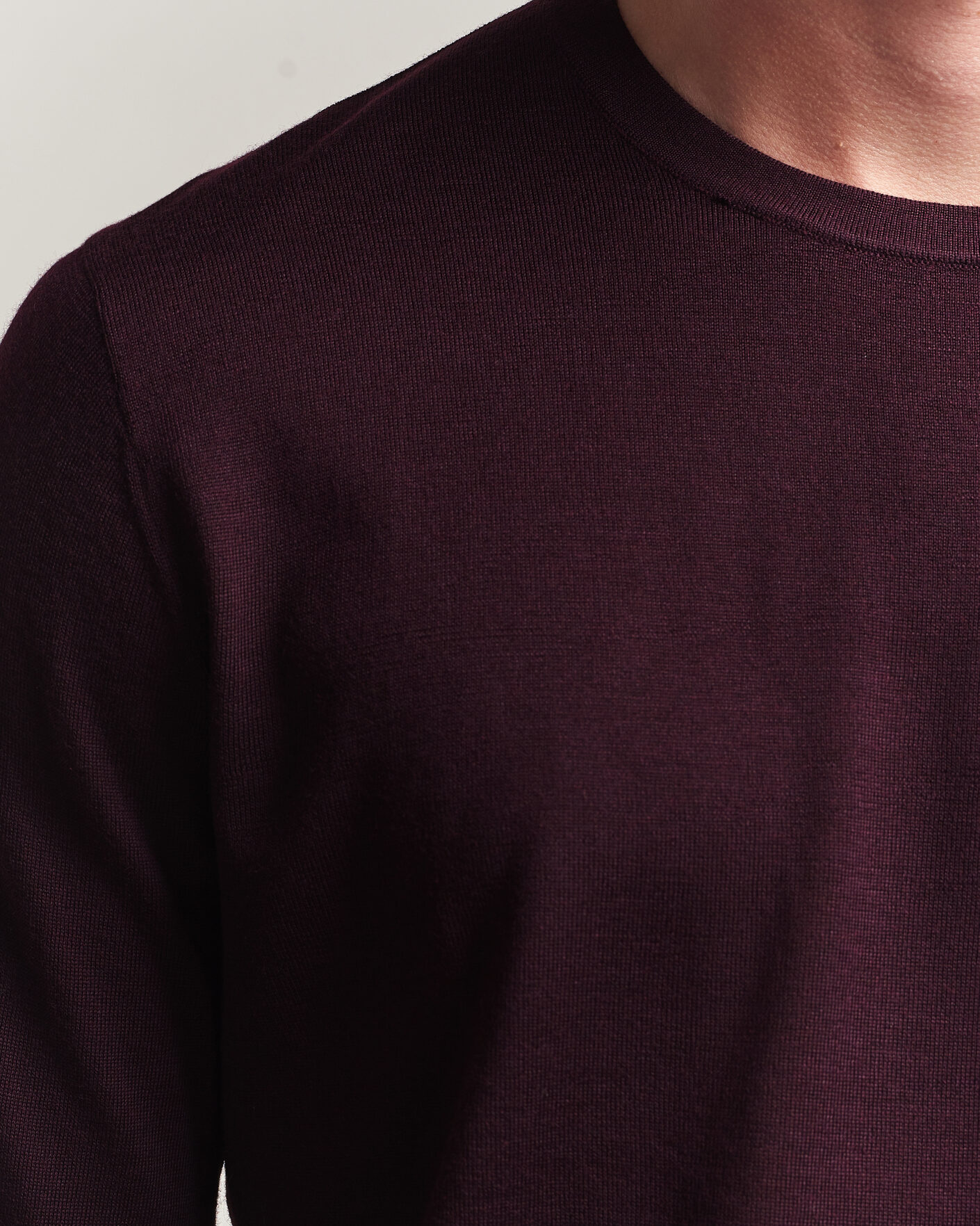 Hombres | Jerséis y prendas de punto | Tiger of Sweden | Connor Extra Fine Merino Crew Neck Pullover Aubergine