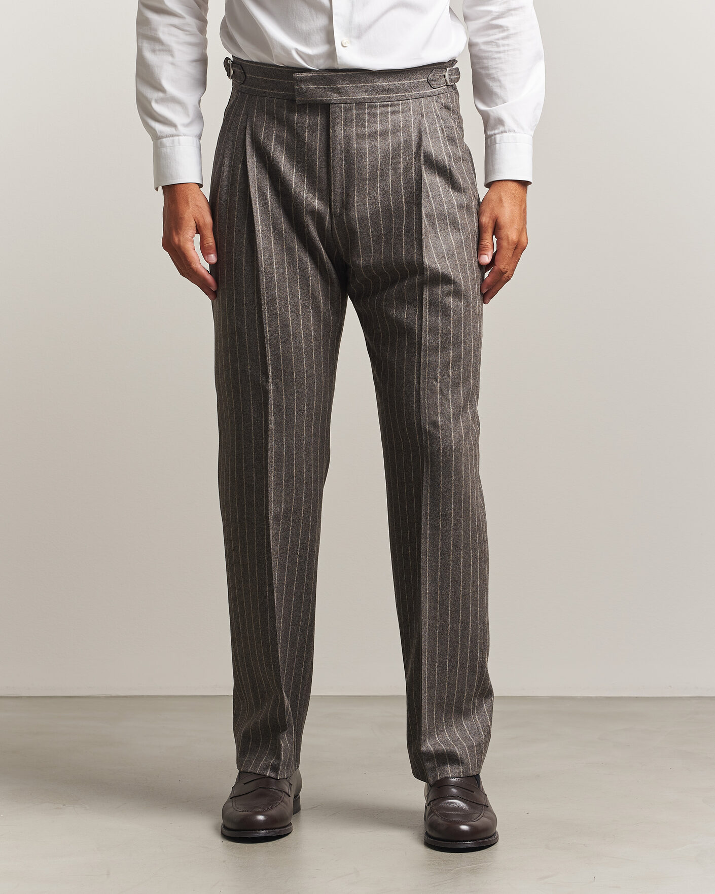 Hombres | Pantalones | Tiger of Sweden | Theo Wool Pleated Pinstriped Trousers Grey Brown