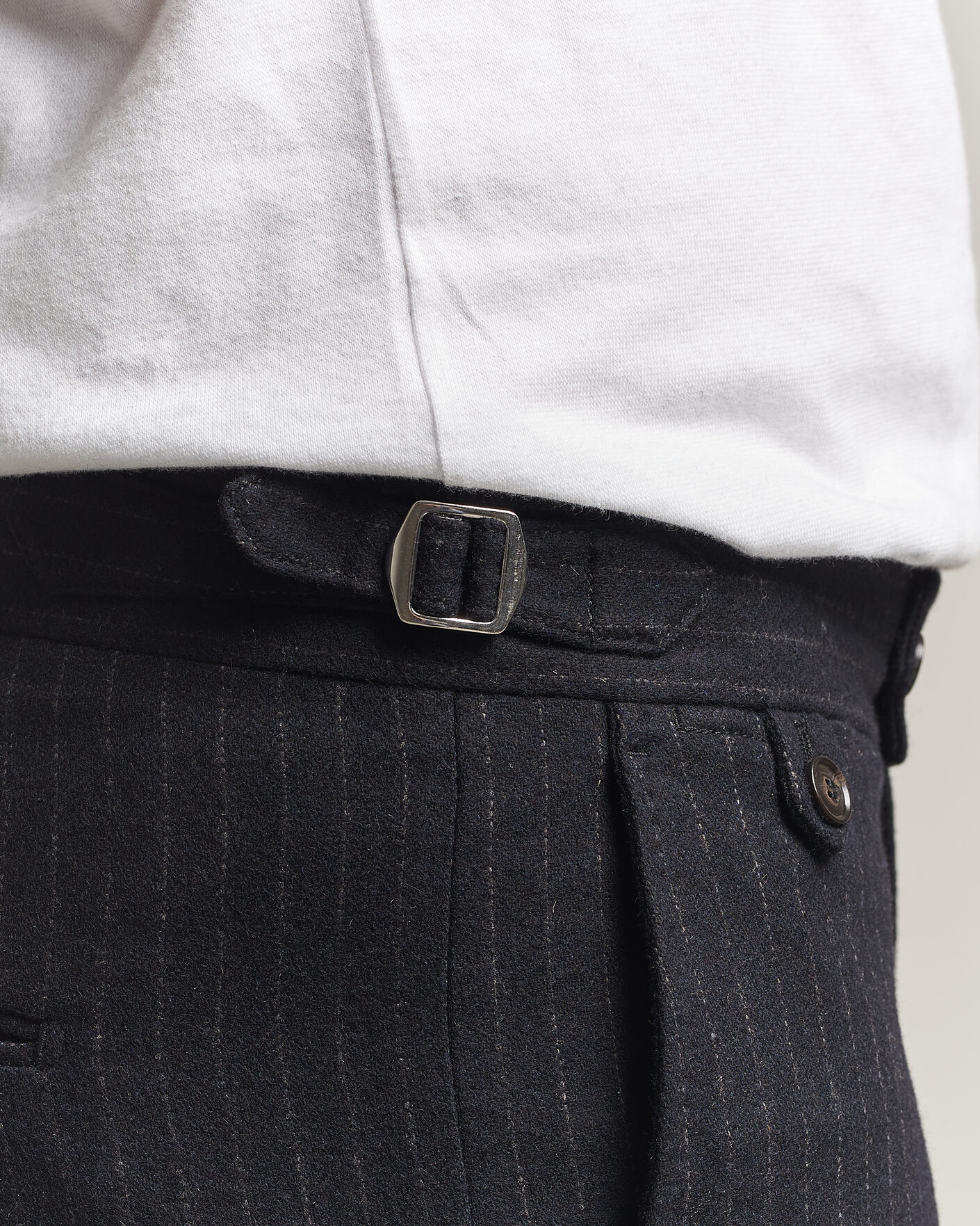 Hombres | Pantalones | Tiger of Sweden | Tense Wool Pleated Pinstriped Trousers Blue Function