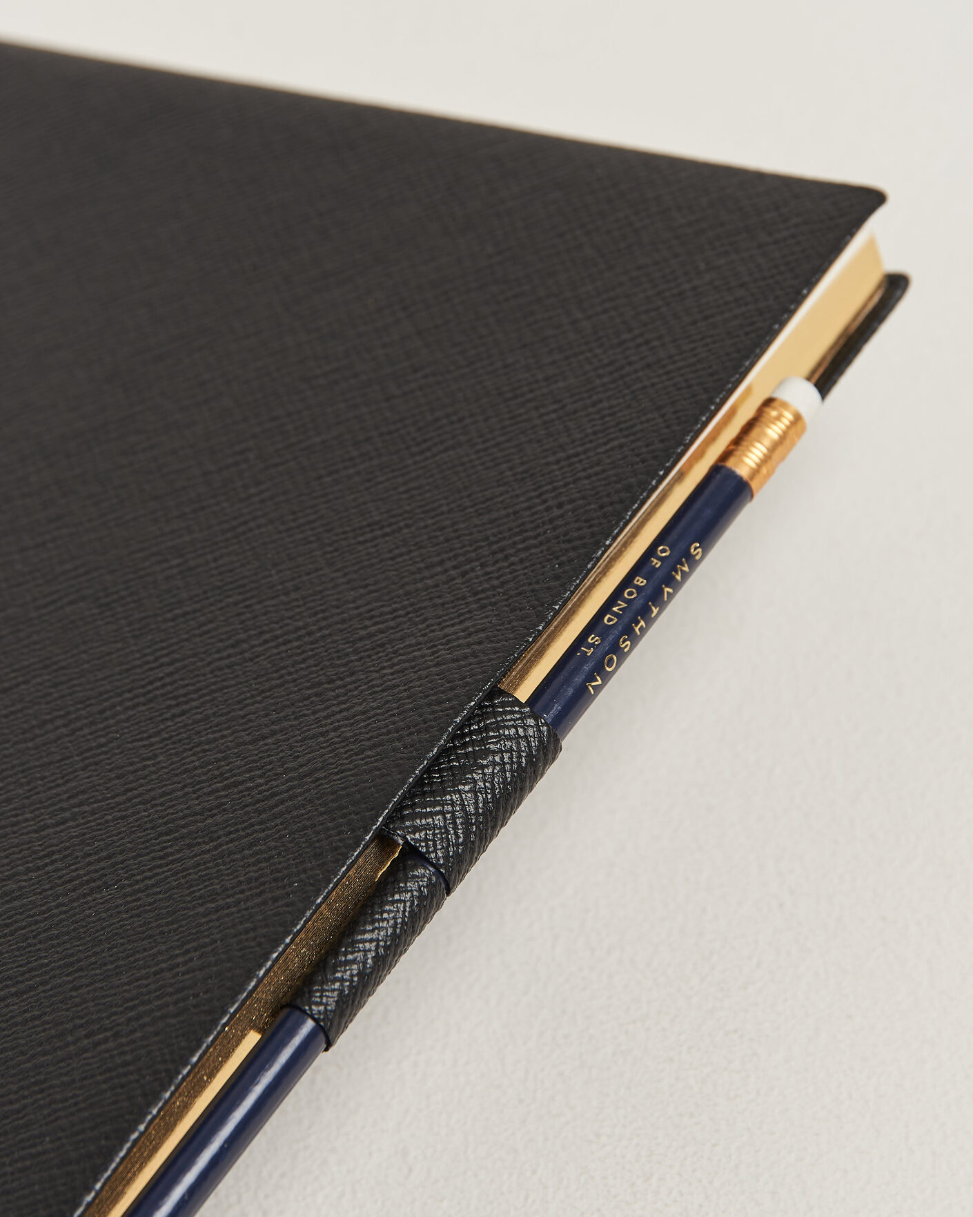 Hombres | Cuadernos | Smythson | Pastegrain Sketchbook Black