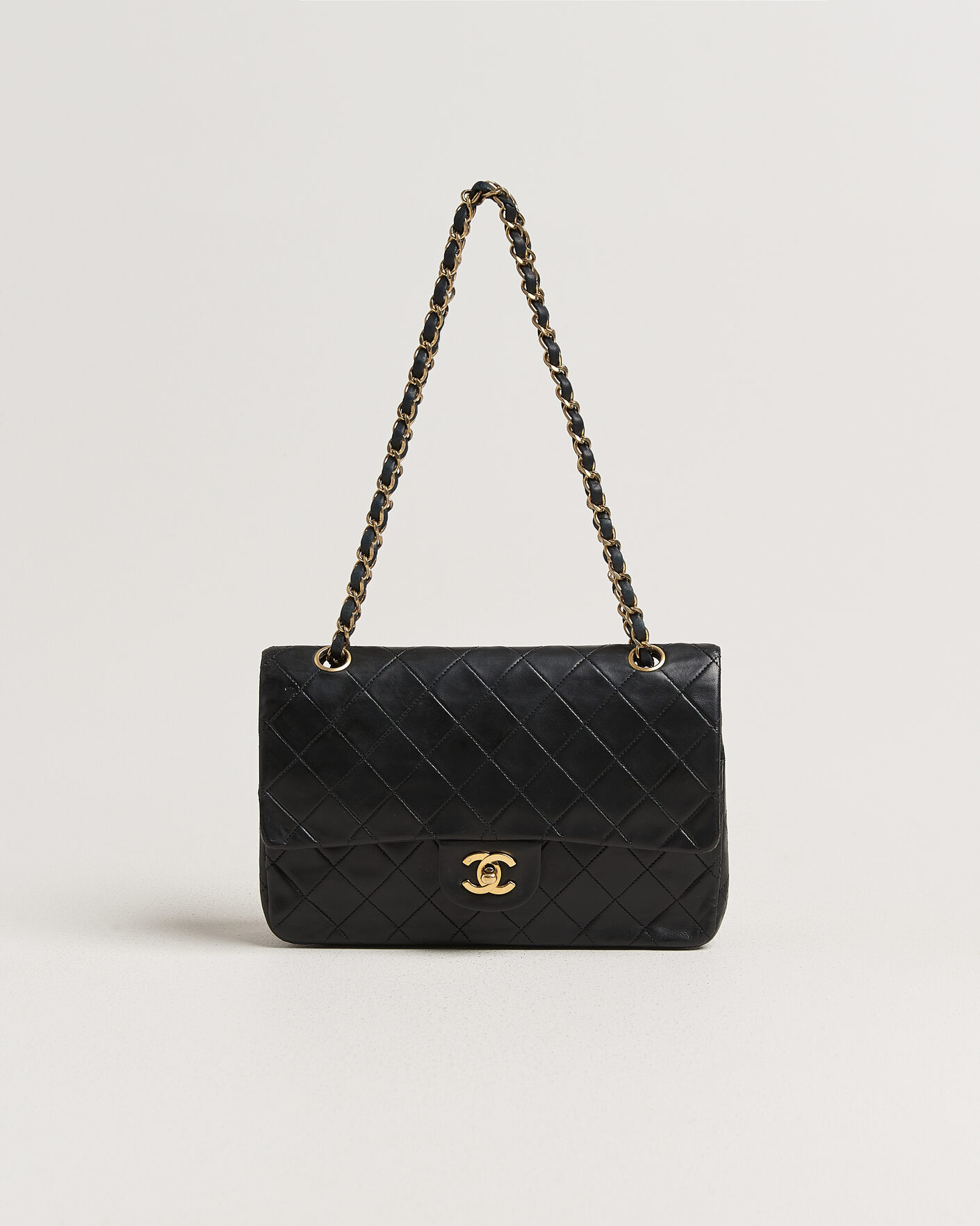 Hombres | Pre-Owned & Vintage Bags | Chanel Pre-Owned | Classic Medium Double Flap Bag Lambskin Black