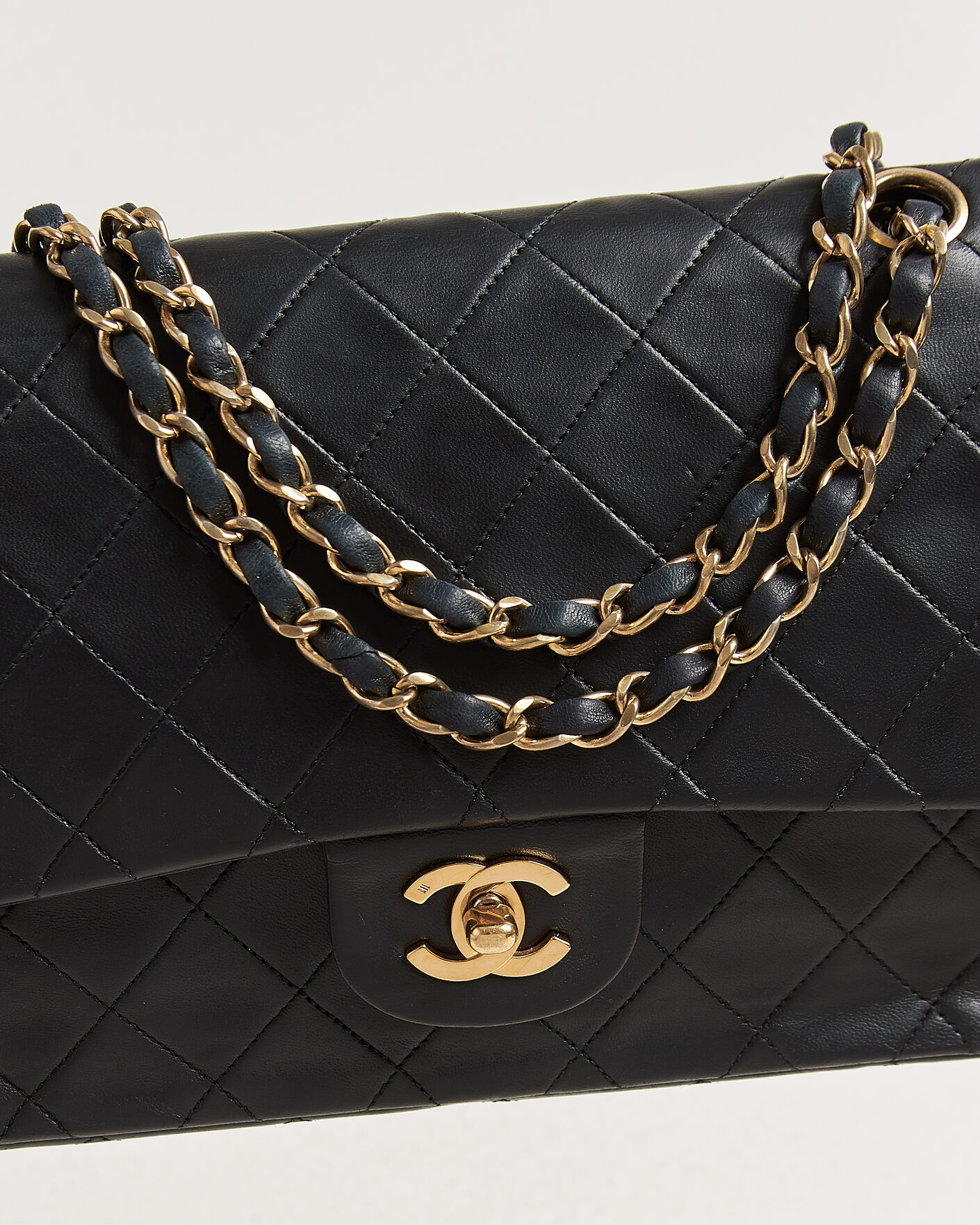 Hombres | Pre-Owned & Vintage Bags | Chanel Pre-Owned | Classic Medium Double Flap Bag Lambskin Black
