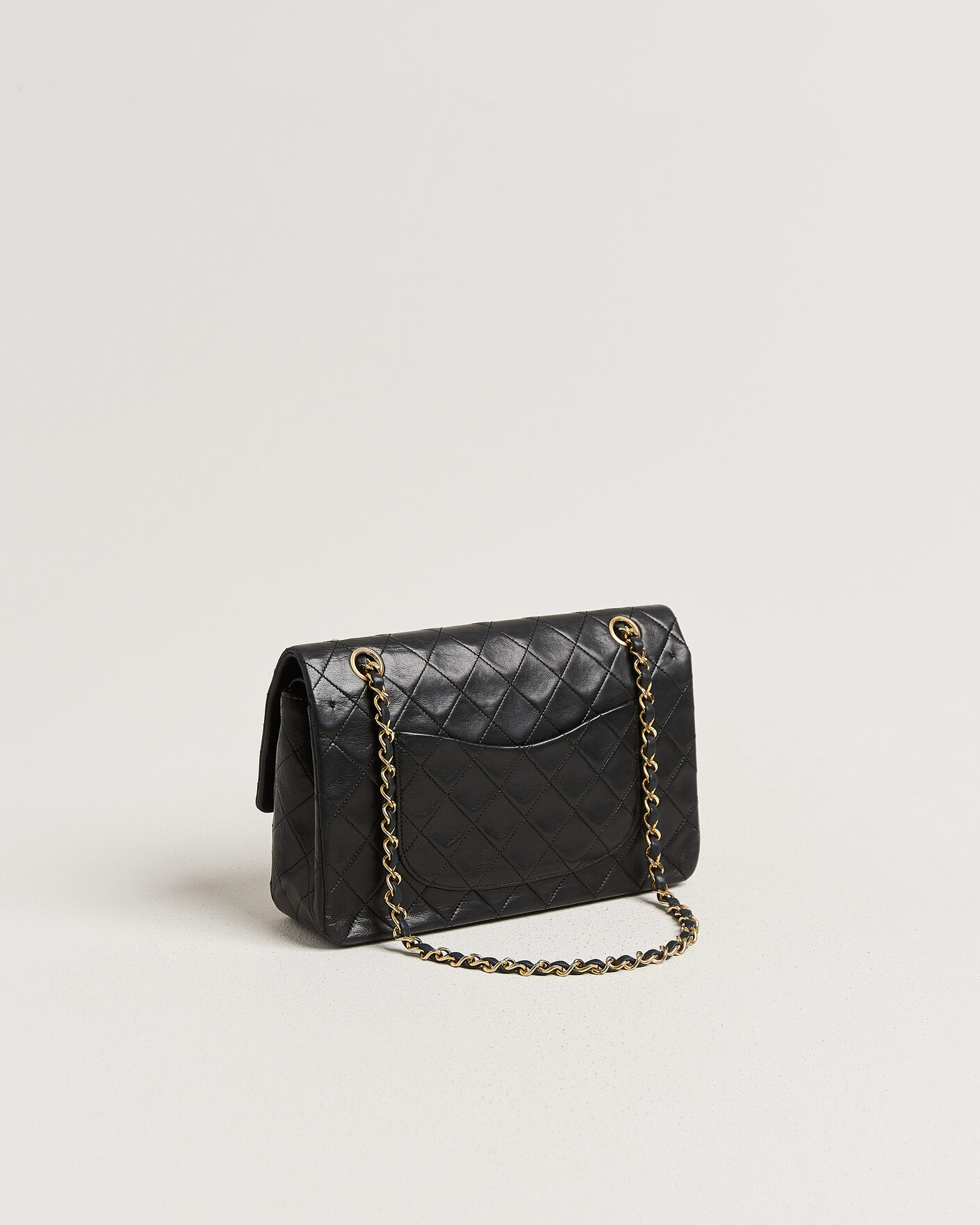 Hombres | Chanel Pre-Owned Classic Medium Double Flap Bag Lambskin Black | Chanel Pre-Owned | Classic Medium Double Flap Bag Lambskin Black