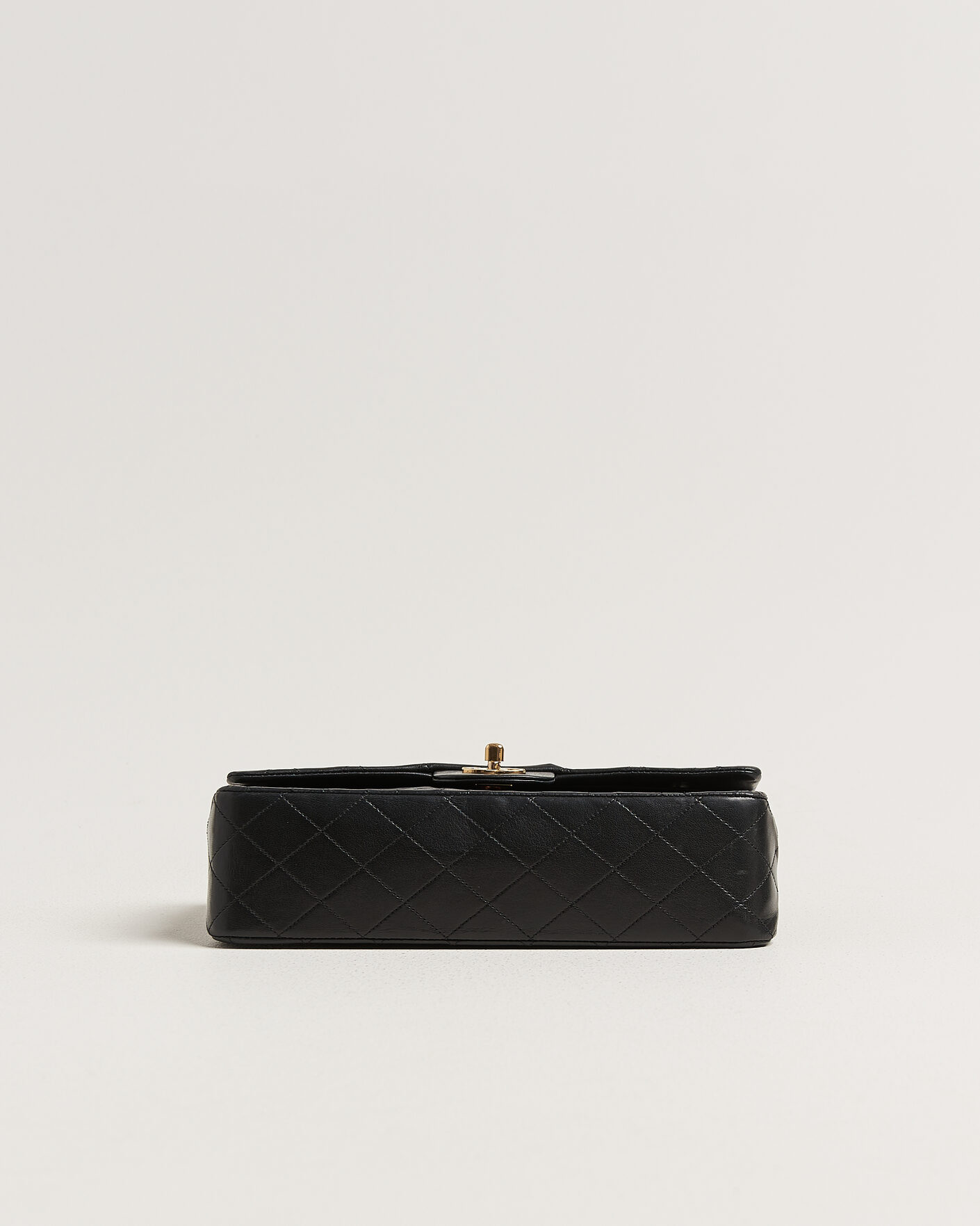 Hombres | Chanel Pre-Owned Classic Medium Double Flap Bag Lambskin Black | Chanel Pre-Owned | Classic Medium Double Flap Bag Lambskin Black