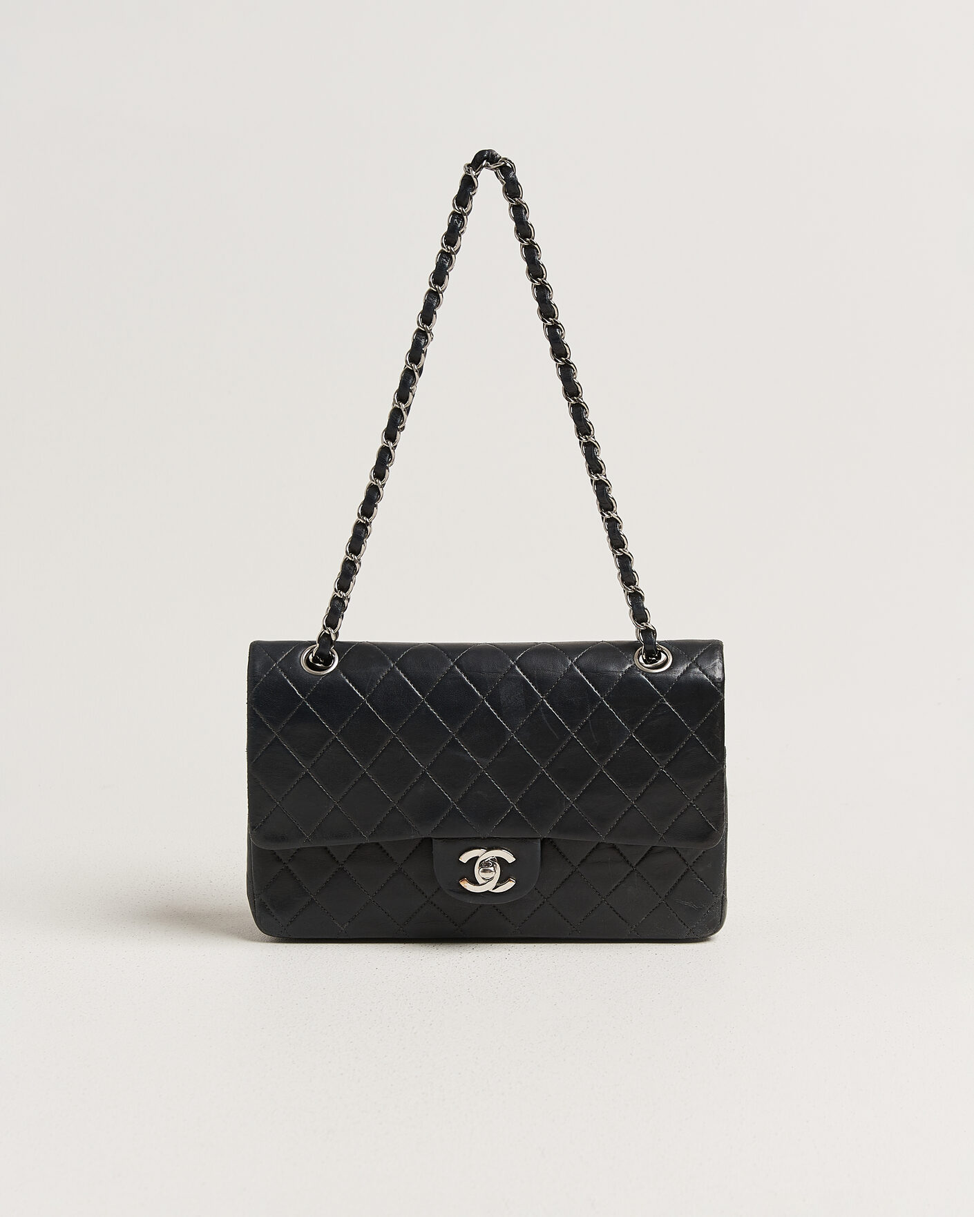 Hombres | Pre-Owned & Vintage Bags | Chanel Pre-Owned | Classic Medium Double Flap Bag Lambskin Black
