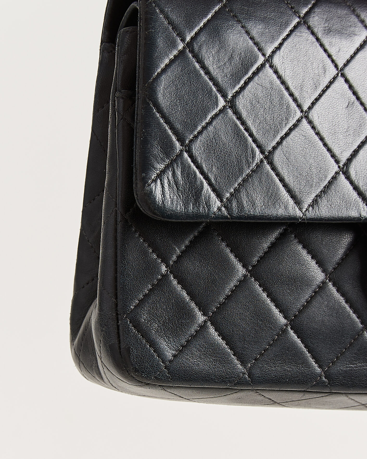 Hombres | Pre-Owned & Vintage Bags | Chanel Pre-Owned | Classic Medium Double Flap Bag Lambskin Black