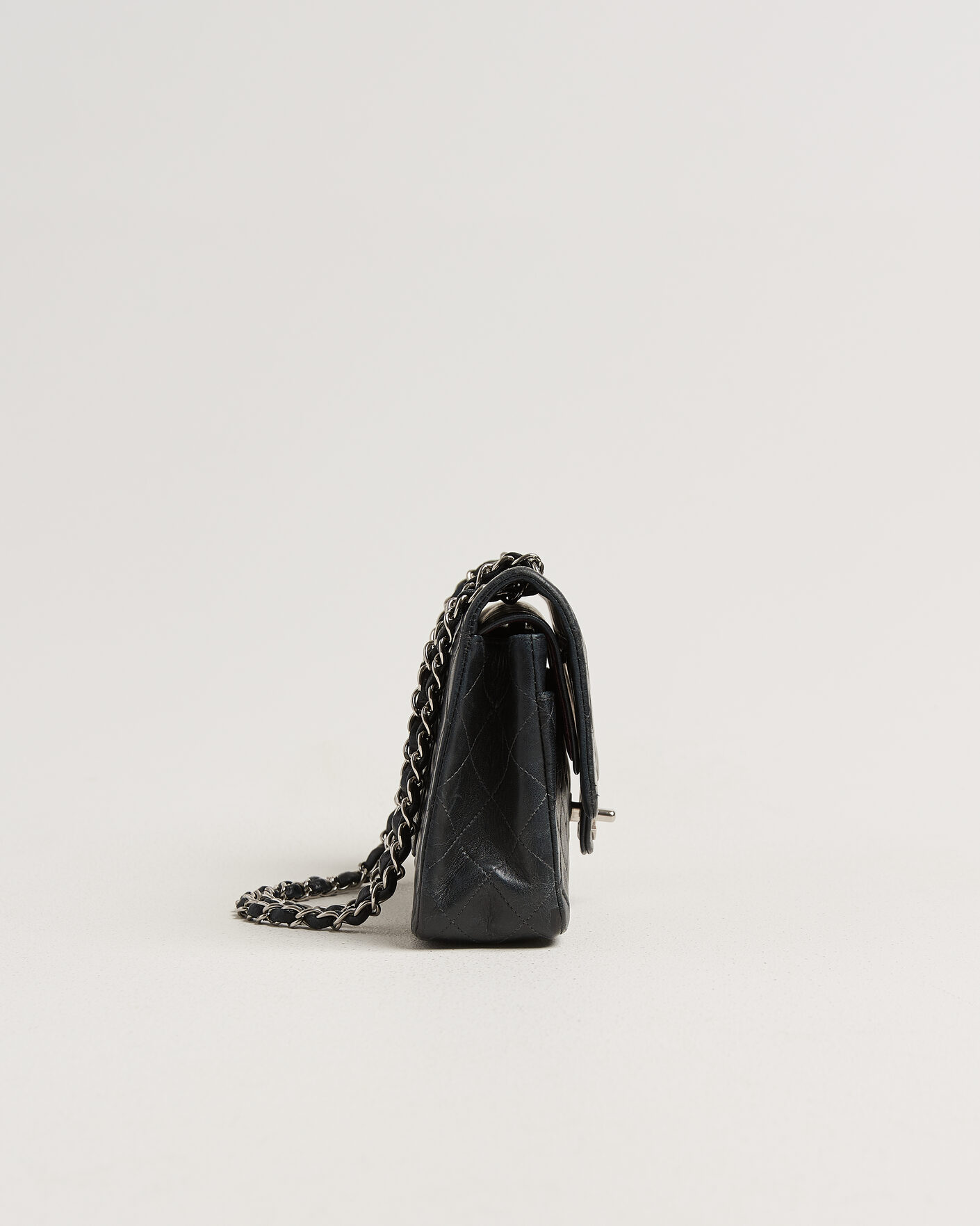 Hombres | Pre-Owned & Vintage Bags | Chanel Pre-Owned | Classic Medium Double Flap Bag Lambskin Black