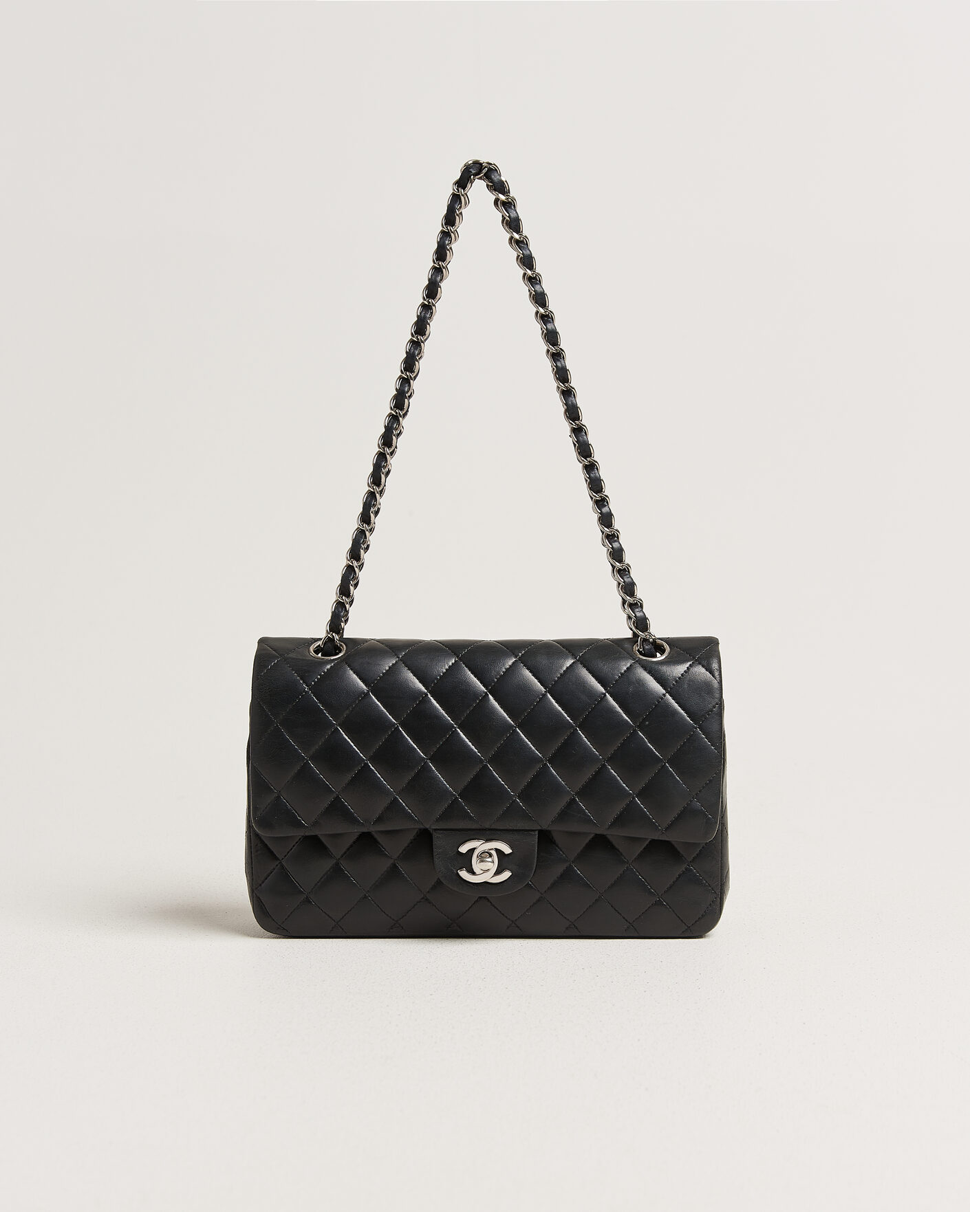 Hombres | Pre-Owned & Vintage Bags | Chanel Pre-Owned | Classic Medium Double Flap Bag Lambskin Black