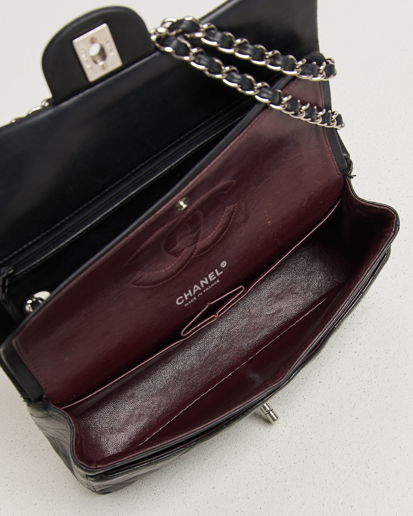 Hombres | Pre-Owned & Vintage Bags | Chanel Pre-Owned | Classic Medium Double Flap Bag Lambskin Black