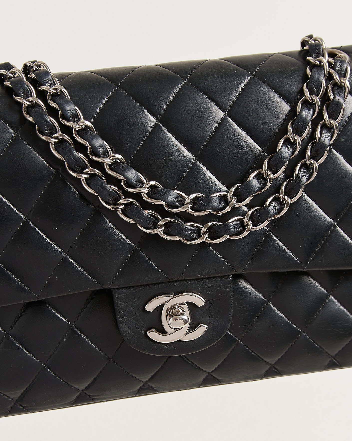 Hombres | Pre-Owned & Vintage Bags | Chanel Pre-Owned | Classic Medium Double Flap Bag Lambskin Black