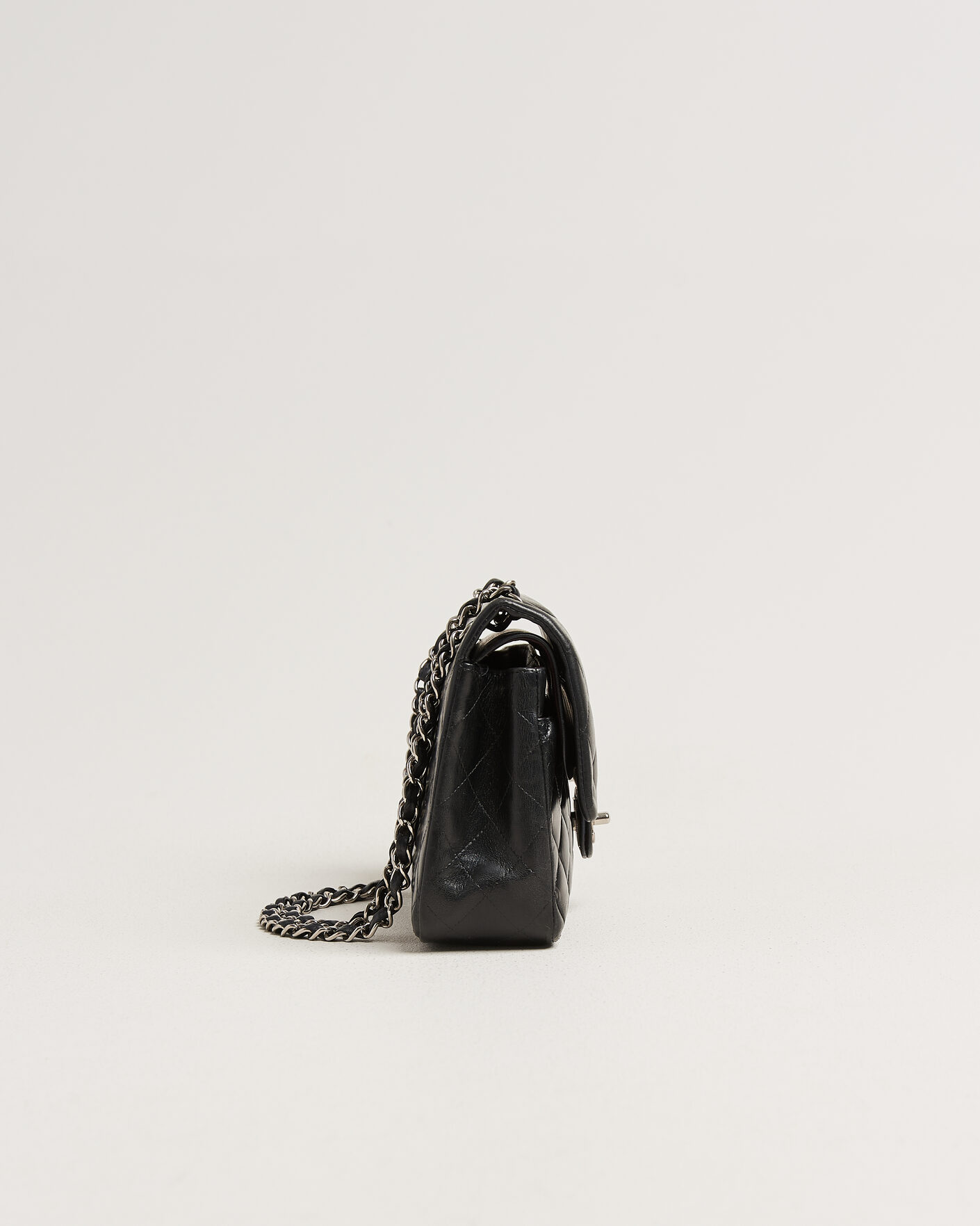 Hombres | Pre-Owned & Vintage Bags | Chanel Pre-Owned | Classic Medium Double Flap Bag Lambskin Black