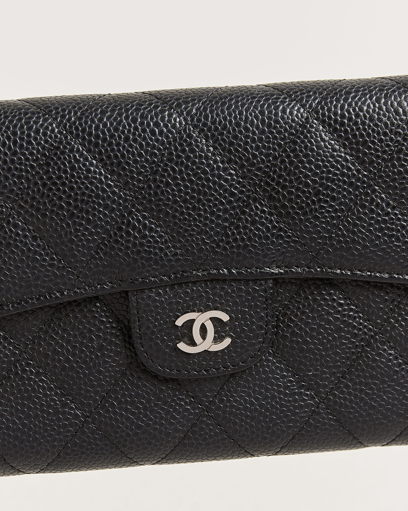 Hombres | Pre-Owned & Vintage Bags | Chanel Pre-Owned | Classic Trifold Flap Wallet Caviar Leather Black