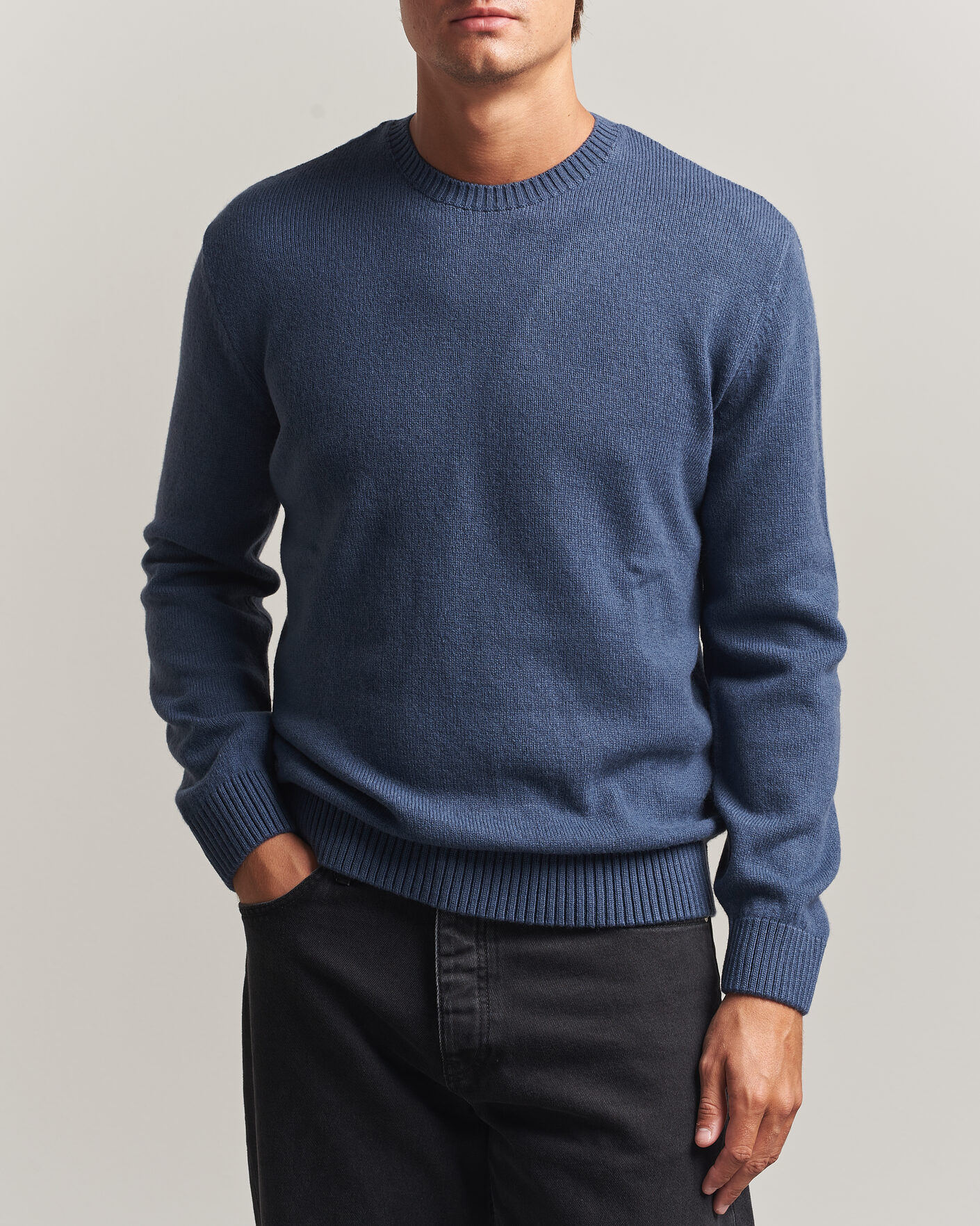Hombres | Jerséis y prendas de punto | Colorful Standard | Classic Merino Wool Crew Neck Petrol Blue