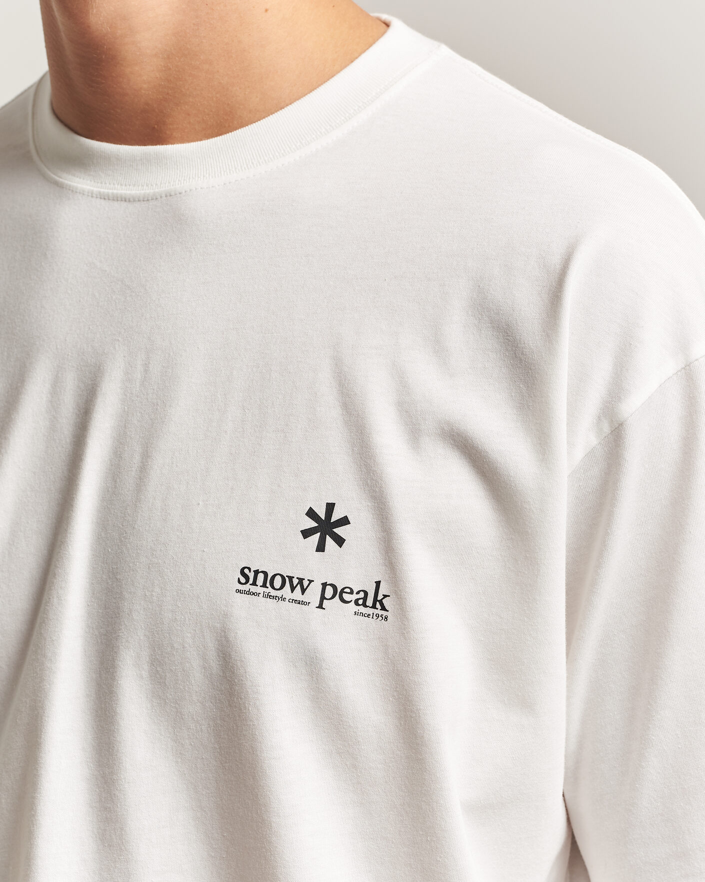 Hombres | Camisetas | Snow Peak | Soft Cotton Relaxed Logo T-Shirt Off White