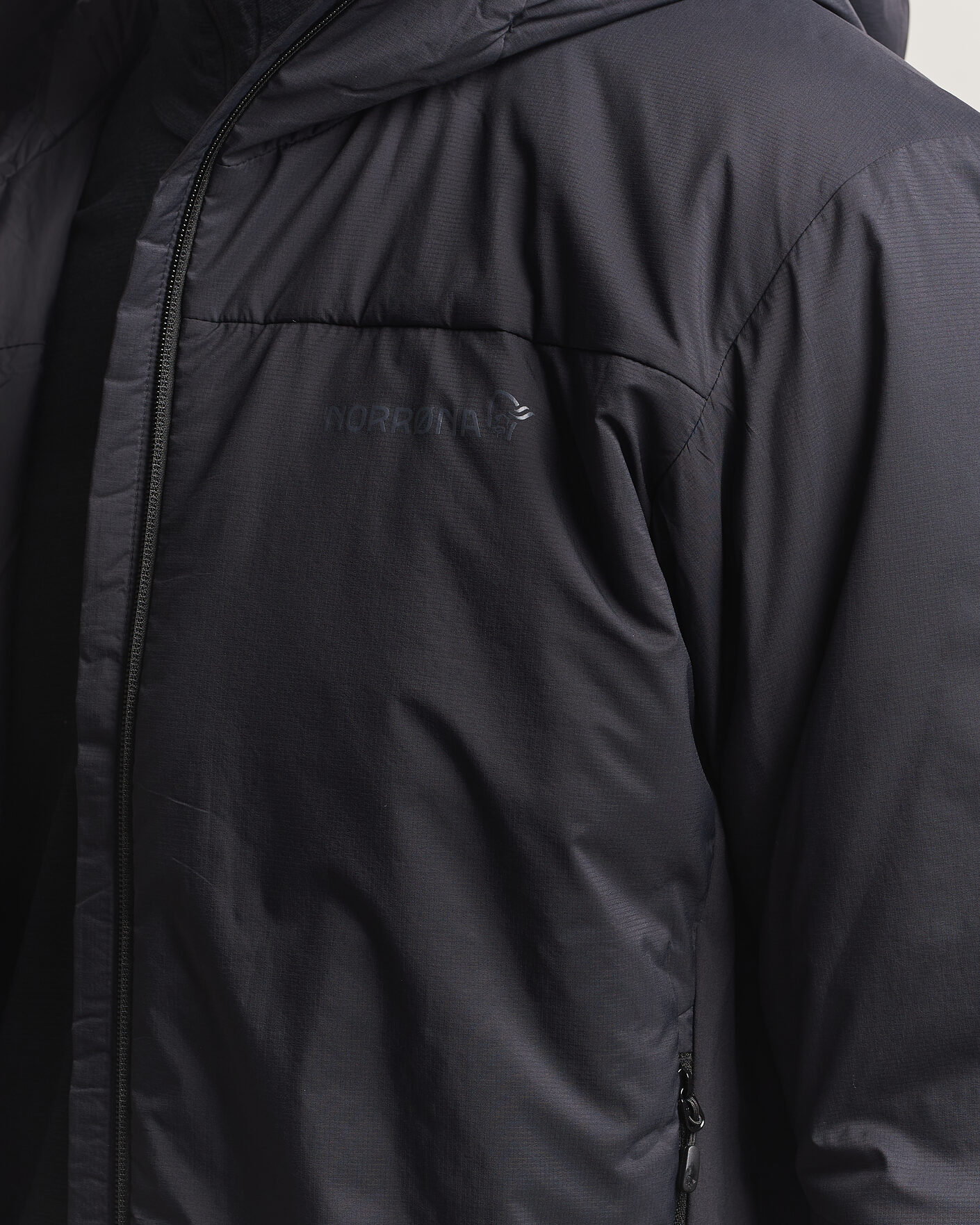 Hombres | Abrigos y chaquetas | Norrøna | Femund Thermo Zip Hood Caviar Black