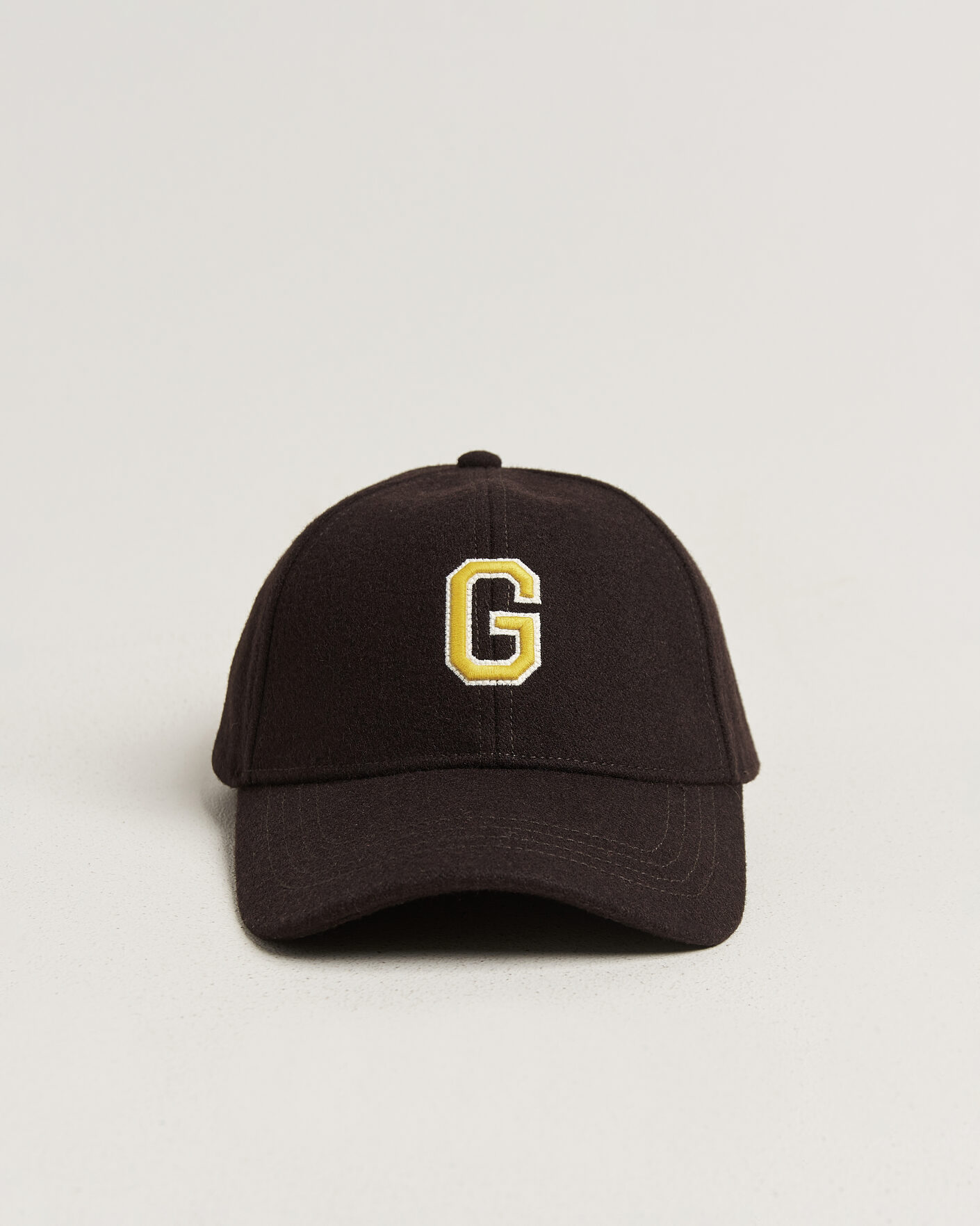 Hombres | Sombreros y gorras | Gant | G Badge Wool Melton Cap Charred Wood Brown