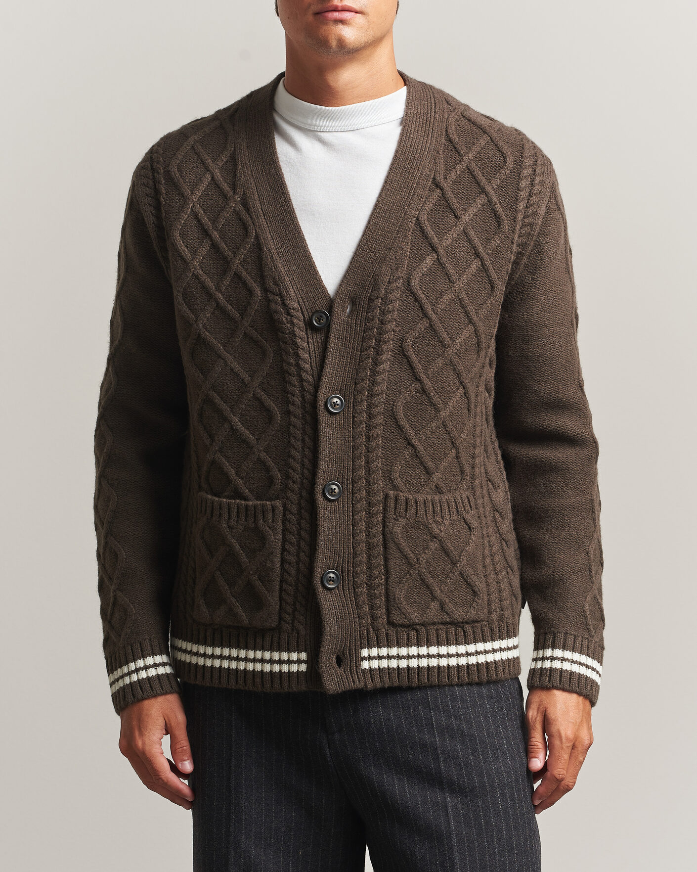 Hombres | Jerséis y prendas de punto | Gant | Wool Cable Knitted Cardigan Shadow Brown