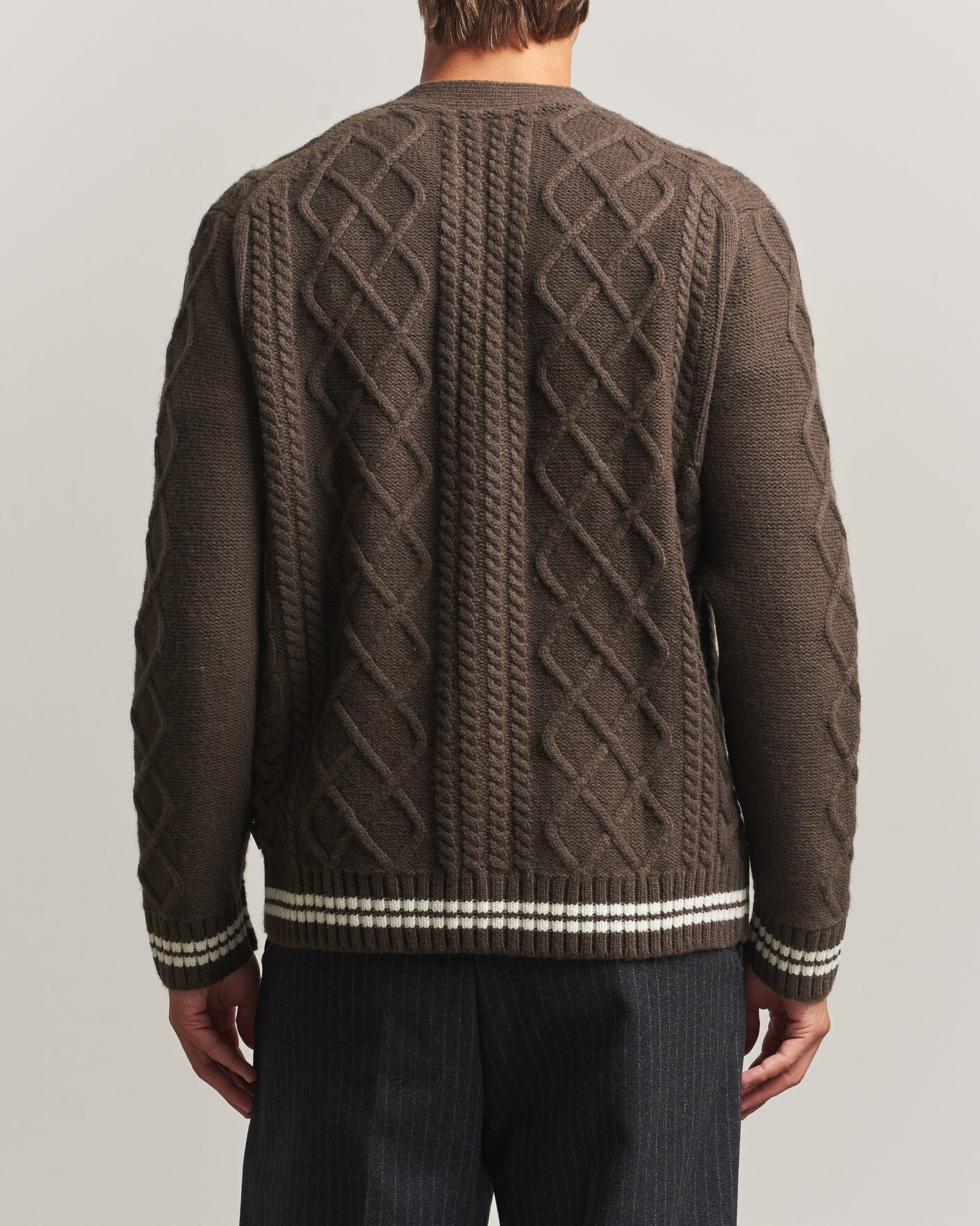 Hombres | Jerséis y prendas de punto | Gant | Wool Cable Knitted Cardigan Shadow Brown