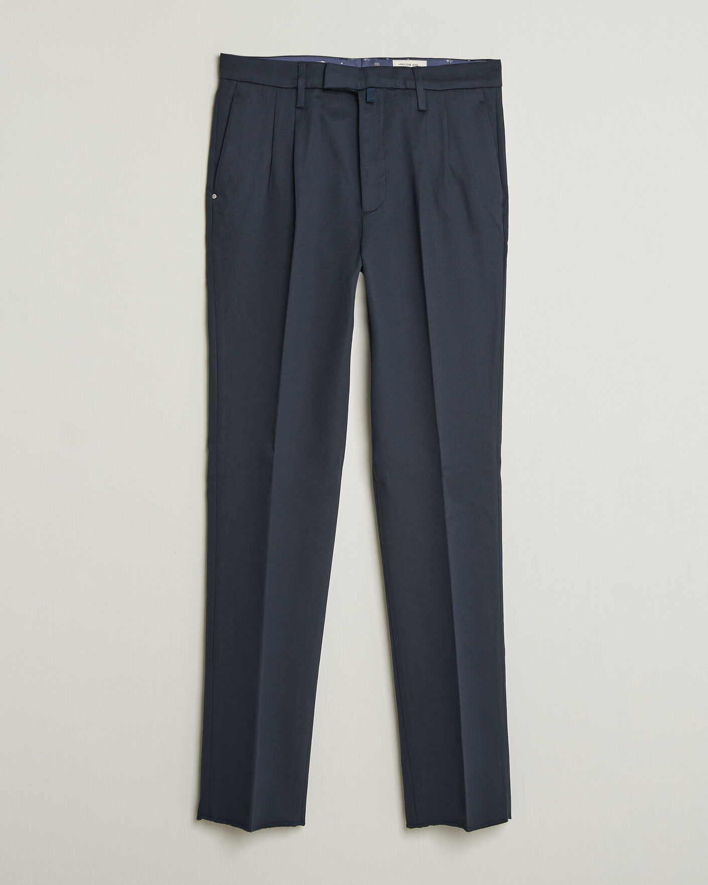 Hombres | Pantalones | Jacob Cohën | Lucas Pleated Cotton Gabardine Trousers Navy
