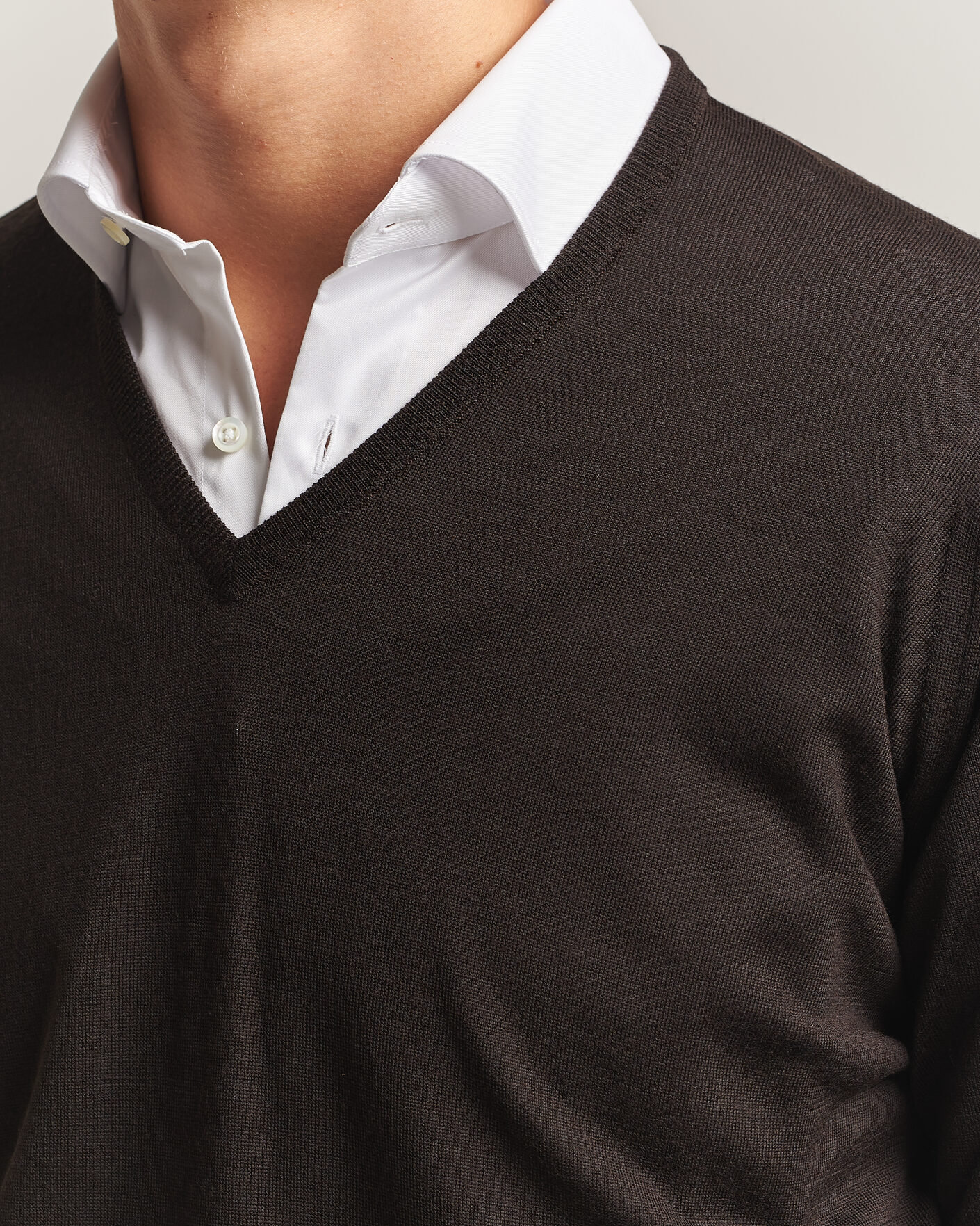 Hombres | Jerséis y prendas de punto | John Smedley | Bobby Extra Fine Merino V-Neck Pullover Faulkner Brown