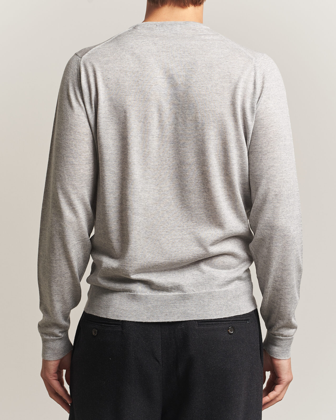 Hombres | Jerséis y prendas de punto | John Smedley | Lundy Extra Fine Merino Crew Neck Nimbus Grey
