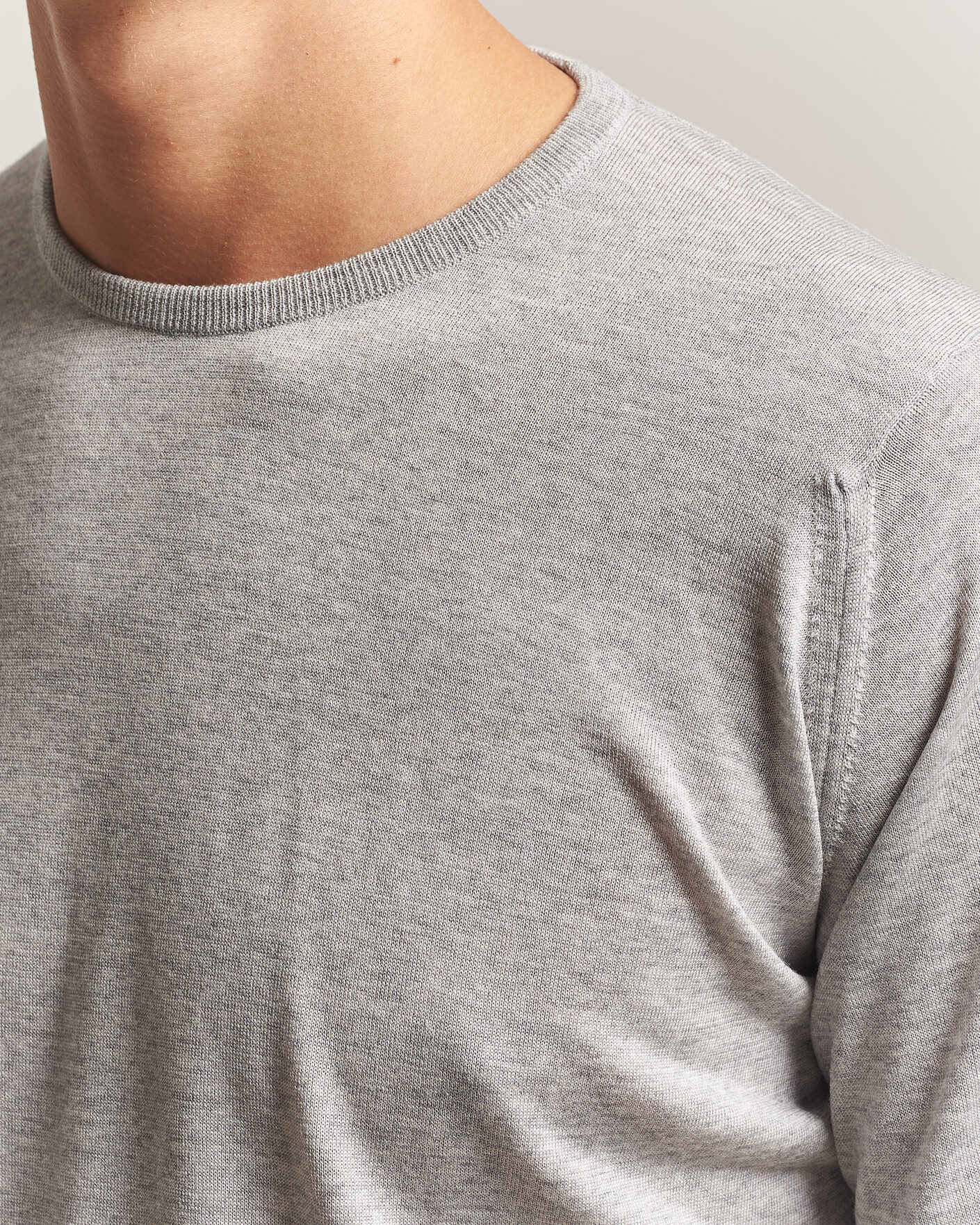 Hombres | Jerséis y prendas de punto | John Smedley | Lundy Extra Fine Merino Crew Neck Nimbus Grey