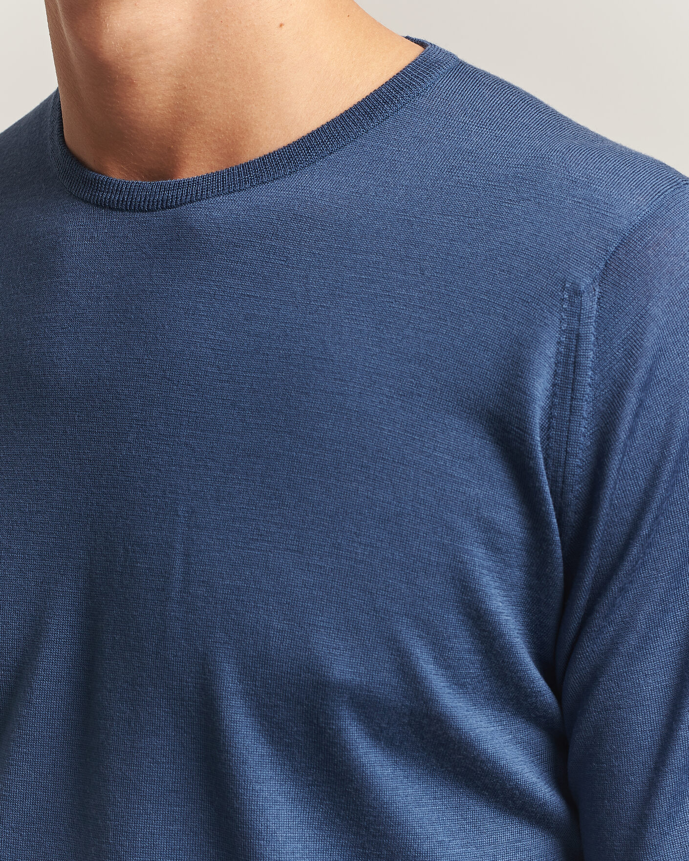 Hombres | Jerséis y prendas de punto | John Smedley | Lundy Extra Fine Merino Crew Neck Teal Firth