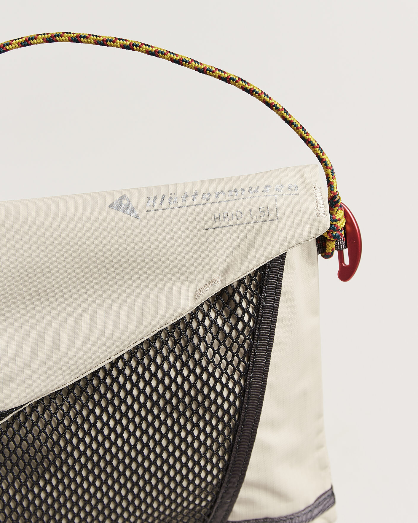 Hombres | Bolsos | Klättermusen | Hrid WP 1,5L Accessory Bag Silver Creme