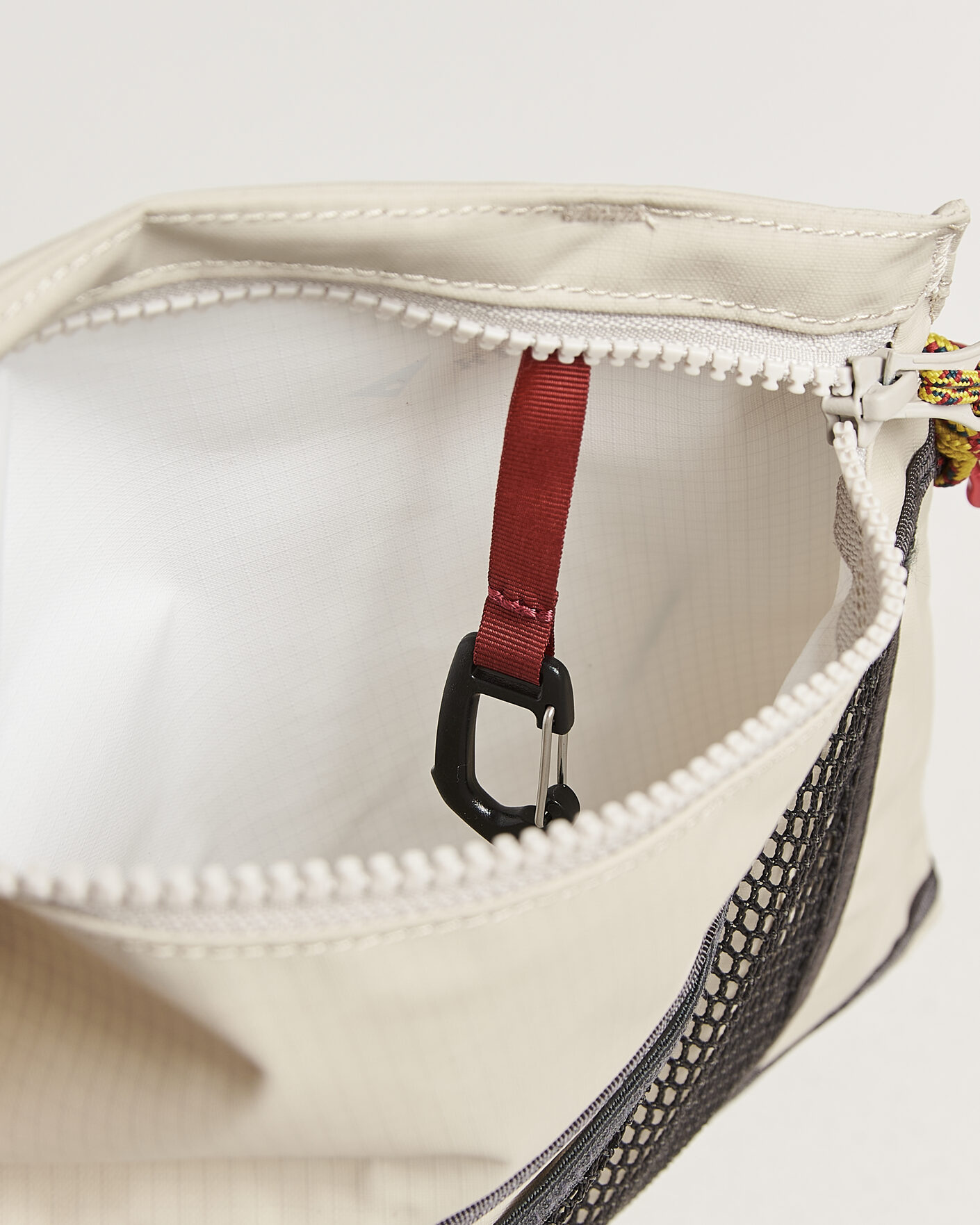 Hombres | Bolsos | Klättermusen | Hrid WP 1,5L Accessory Bag Silver Creme