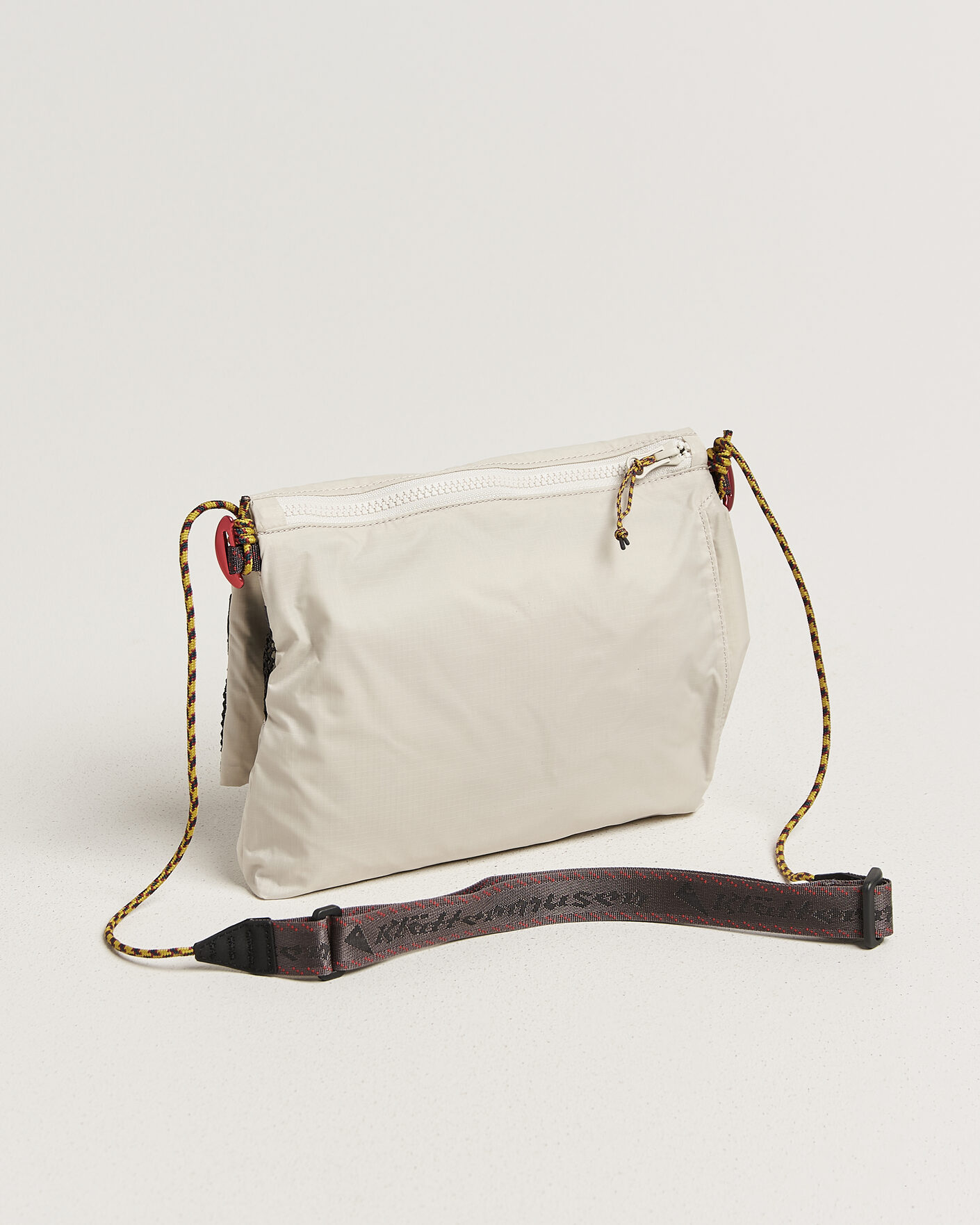 Hombres | Bolsos | Klättermusen | Algir Foldover Bag Putty Grey