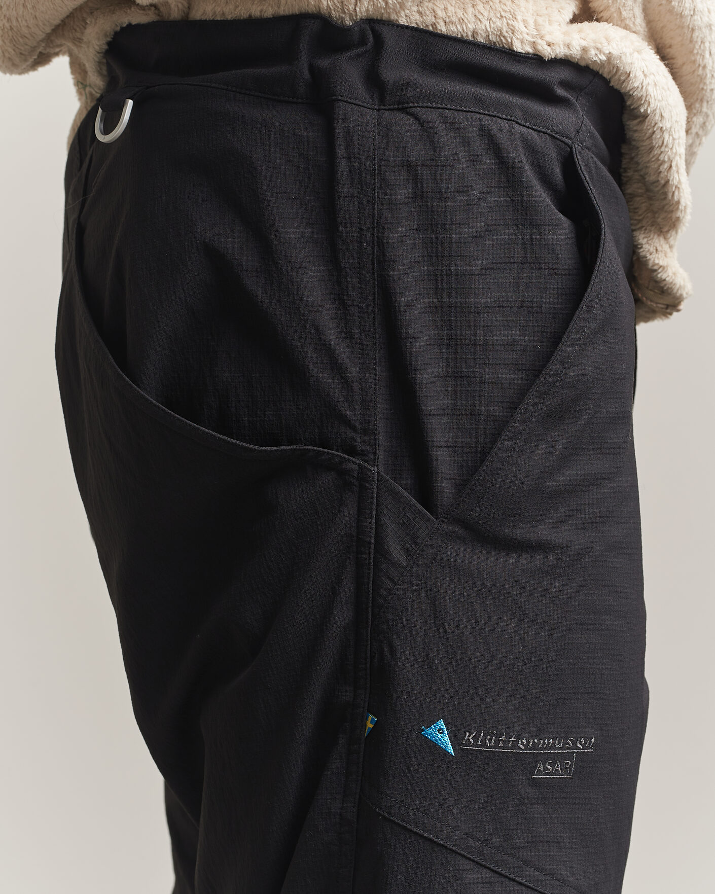 Hombres | Pantalones | Klättermusen | Asar Function Stretch Pants Black