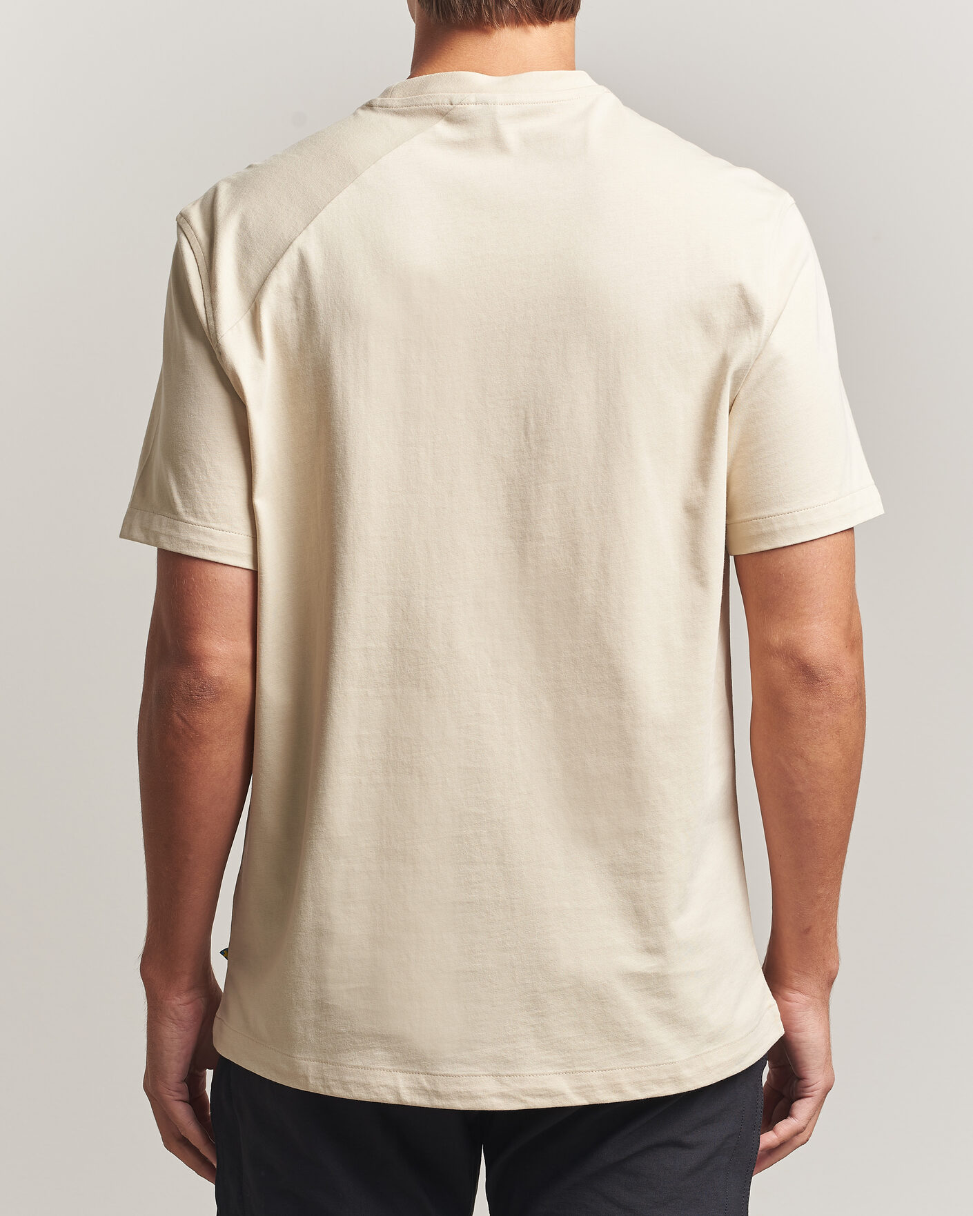 Hombres | Camisetas | Klättermusen | Root Logo T-Shirt Clay
