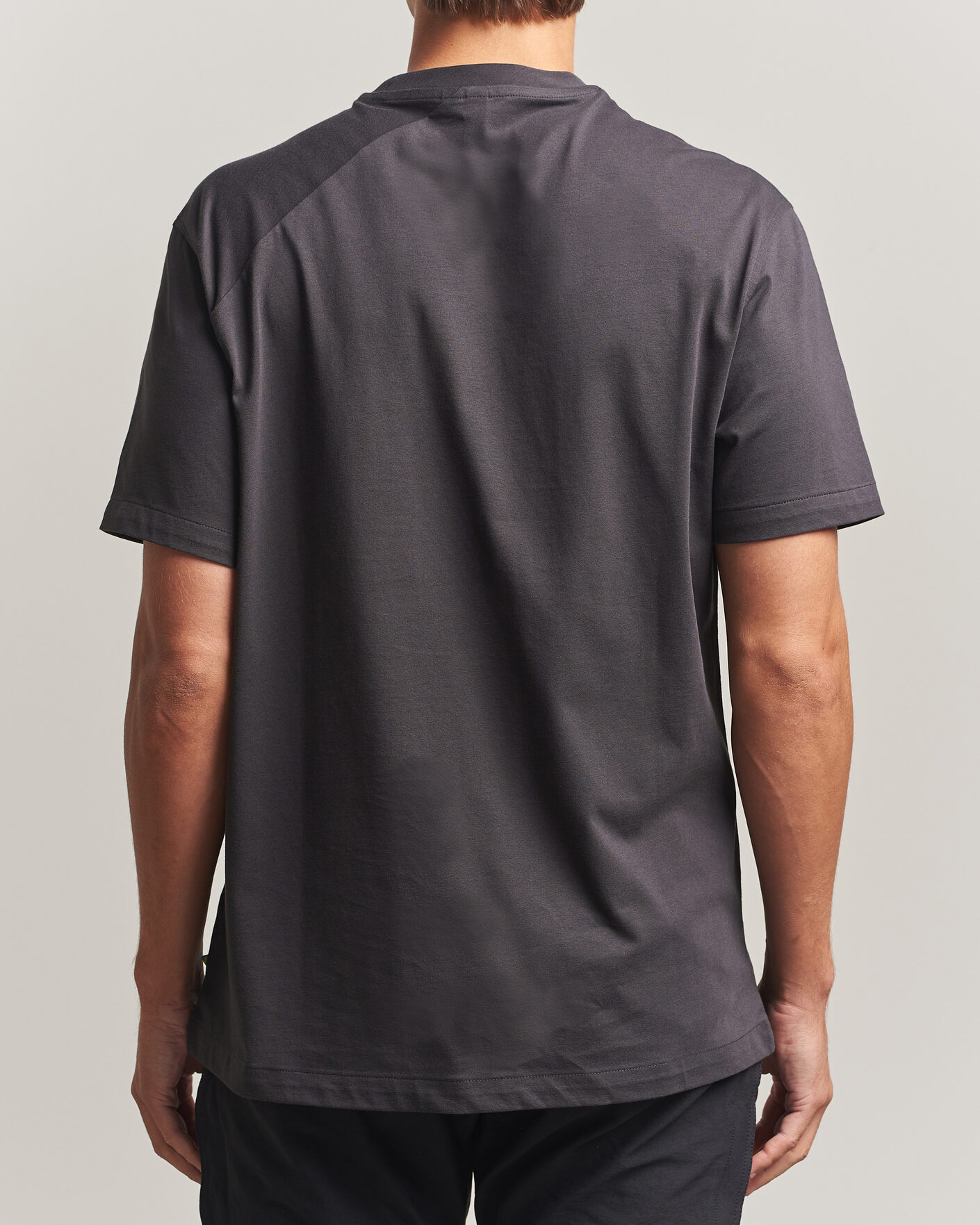 Hombres | Camisetas | Klättermusen | Root Logo T-Shirt Raven