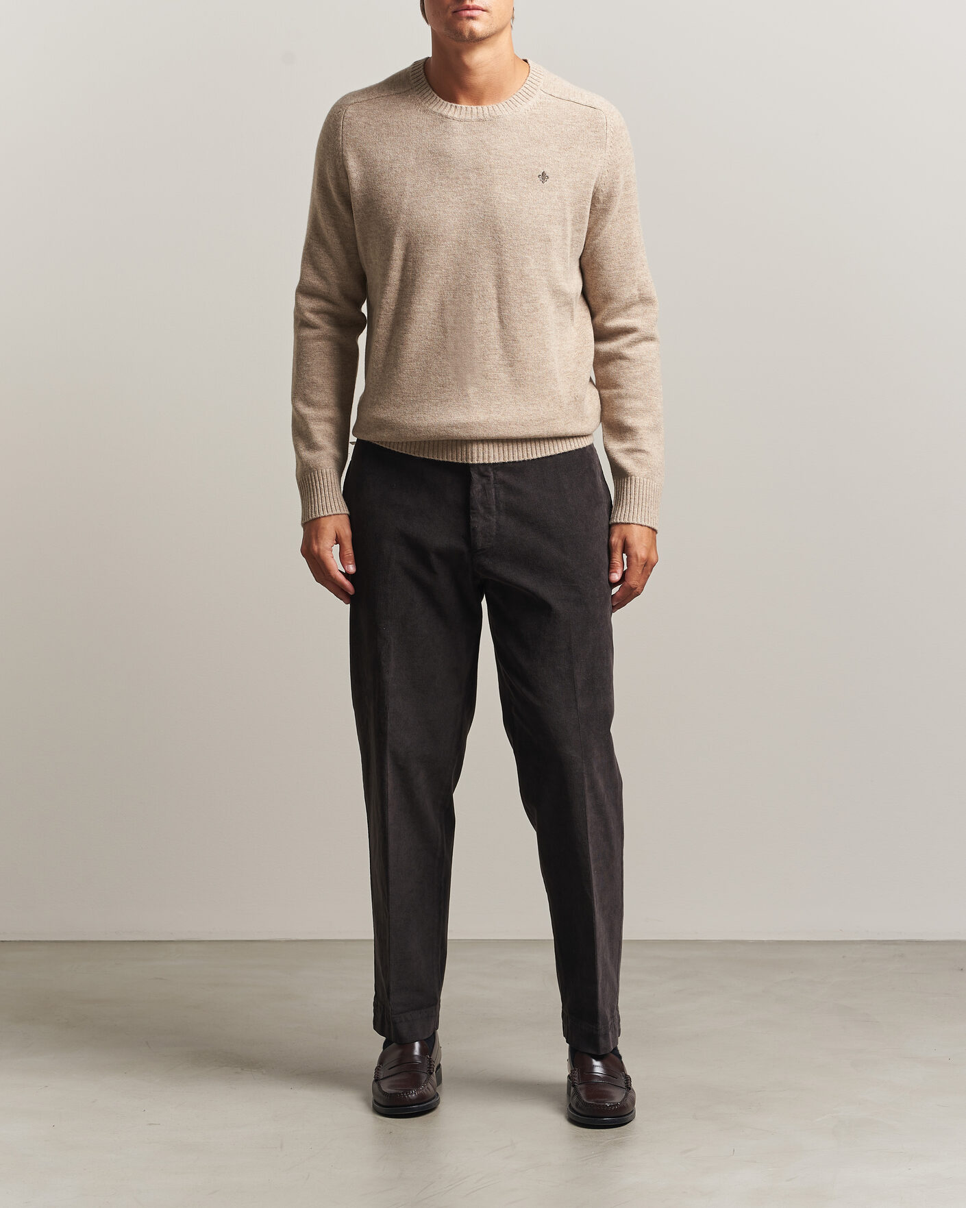 Hombres | Jerséis y prendas de punto | Morris | Hertford Lambswool Crew Neck Khaki