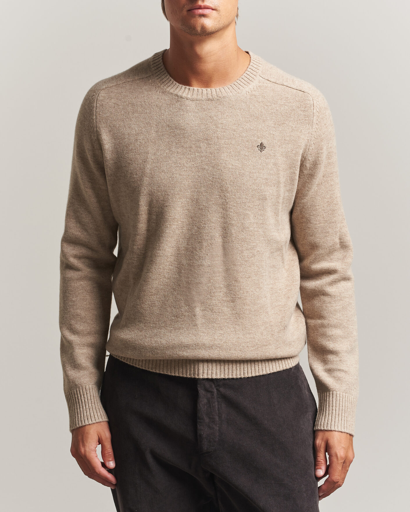 Hombres | Jerséis y prendas de punto | Morris | Hertford Lambswool Crew Neck Khaki