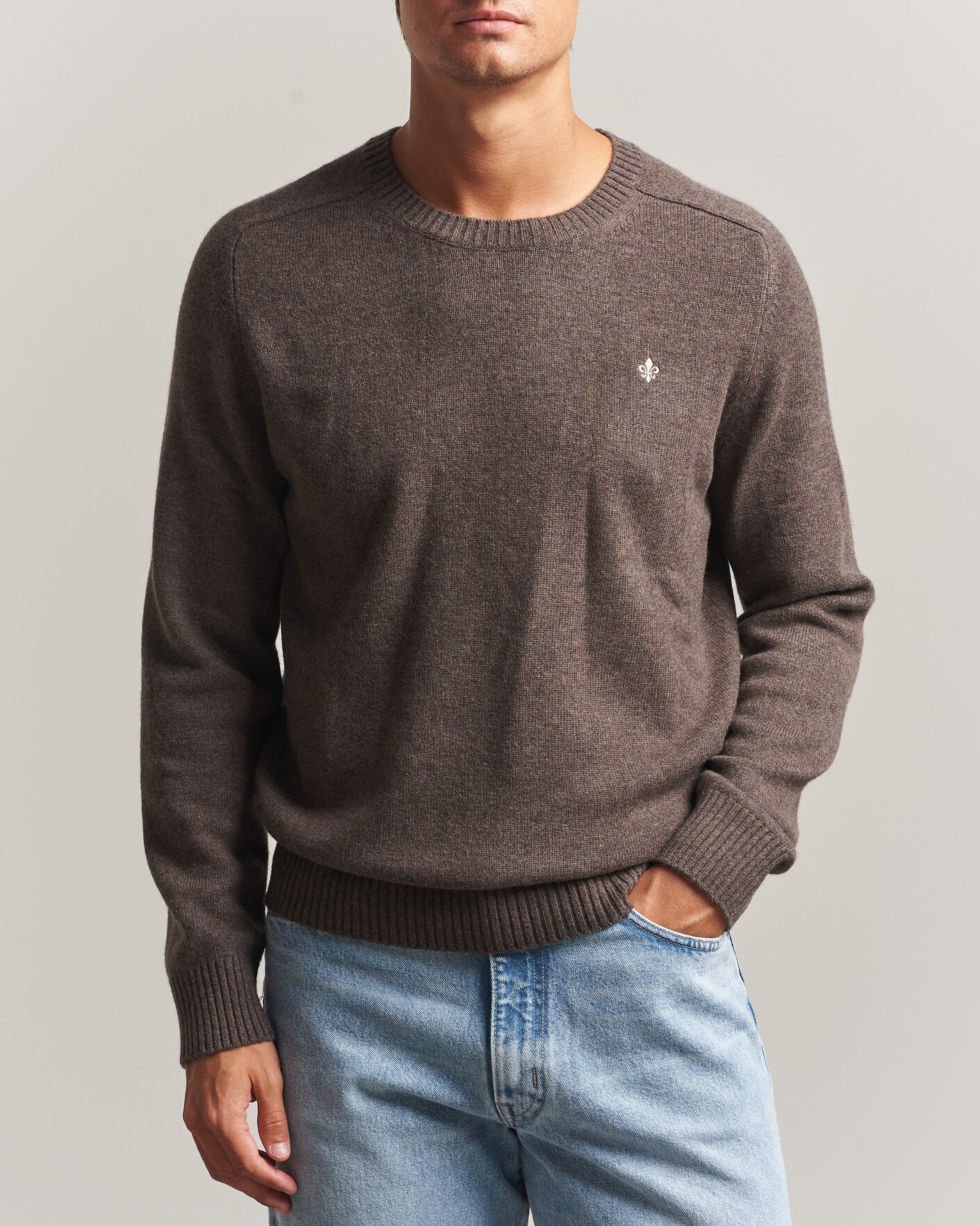 Hombres | Jerséis y prendas de punto | Morris | Hertford Lambswool Crew Neck Brown