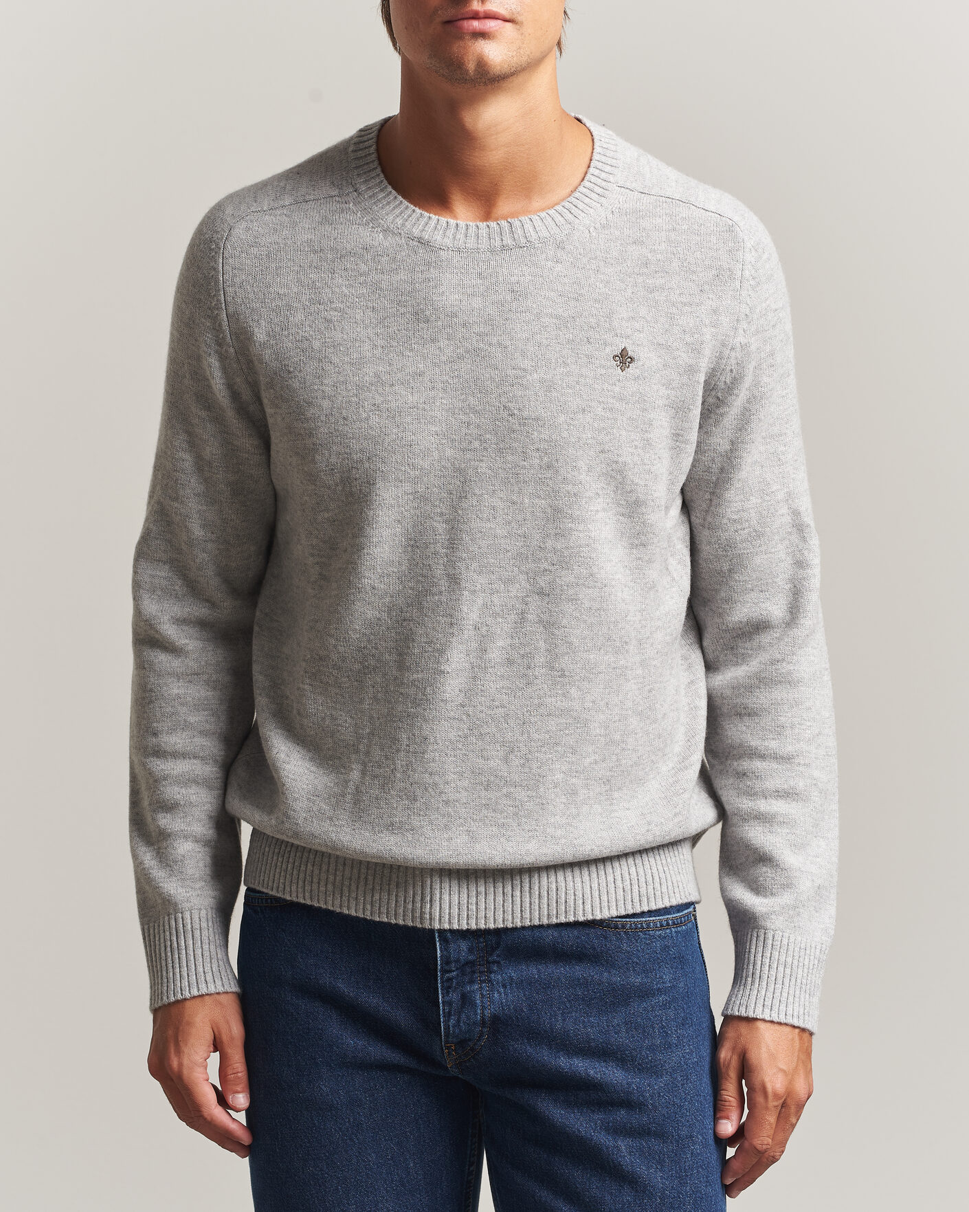 Hombres | Jerséis y prendas de punto | Morris | Hertford Lambswool Crew Neck Grey