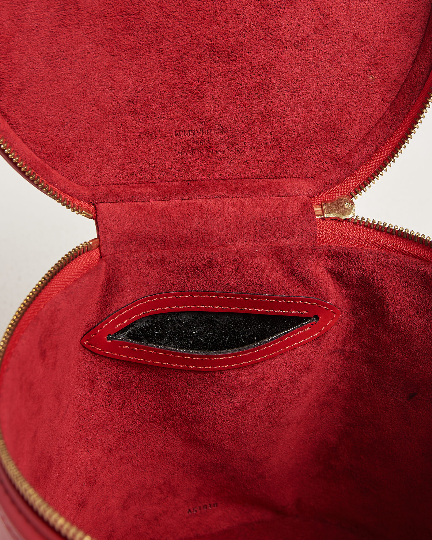 Hombres | Pre-Owned & Vintage Bags | Louis Vuitton Pre-Owned | Cannes Vanity Case Epi Leather Red