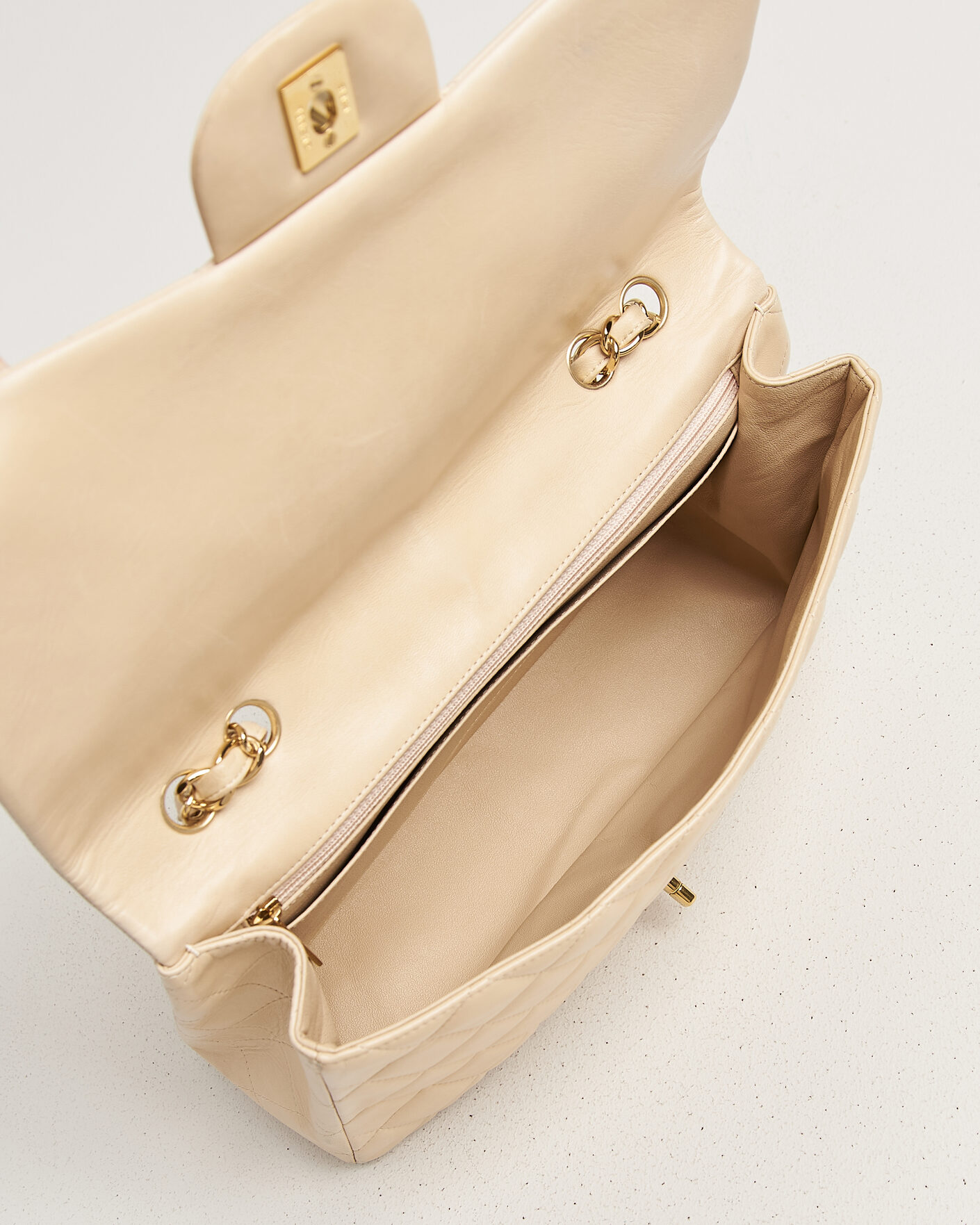 Hombres | Chanel Pre-Owned Classic Jumbo Single Flap Bag Lambskin Beige | Chanel Pre-Owned | Classic Jumbo Single Flap Bag Lambskin Beige