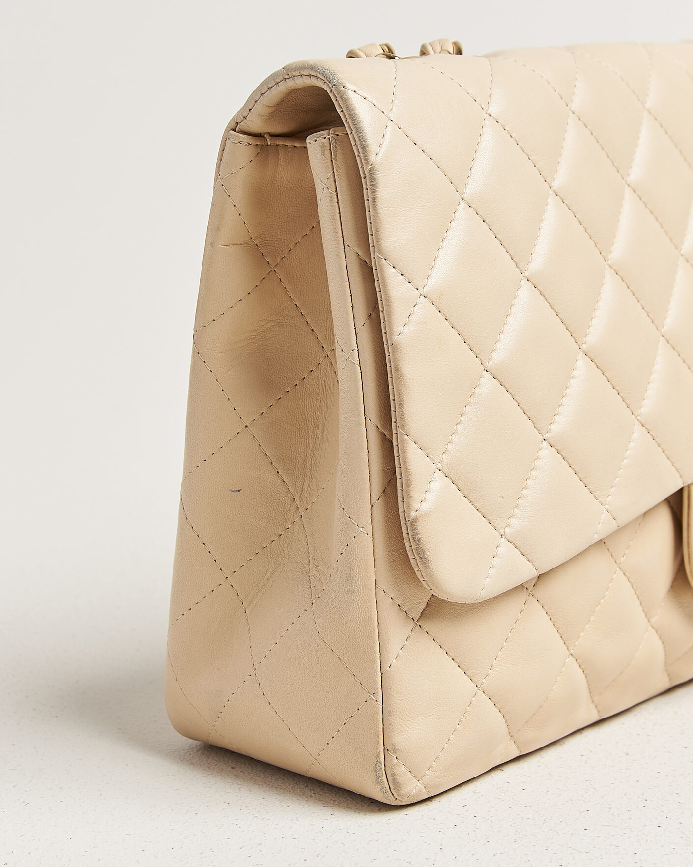 Hombres | Chanel Pre-Owned Classic Jumbo Single Flap Bag Lambskin Beige | Chanel Pre-Owned | Classic Jumbo Single Flap Bag Lambskin Beige